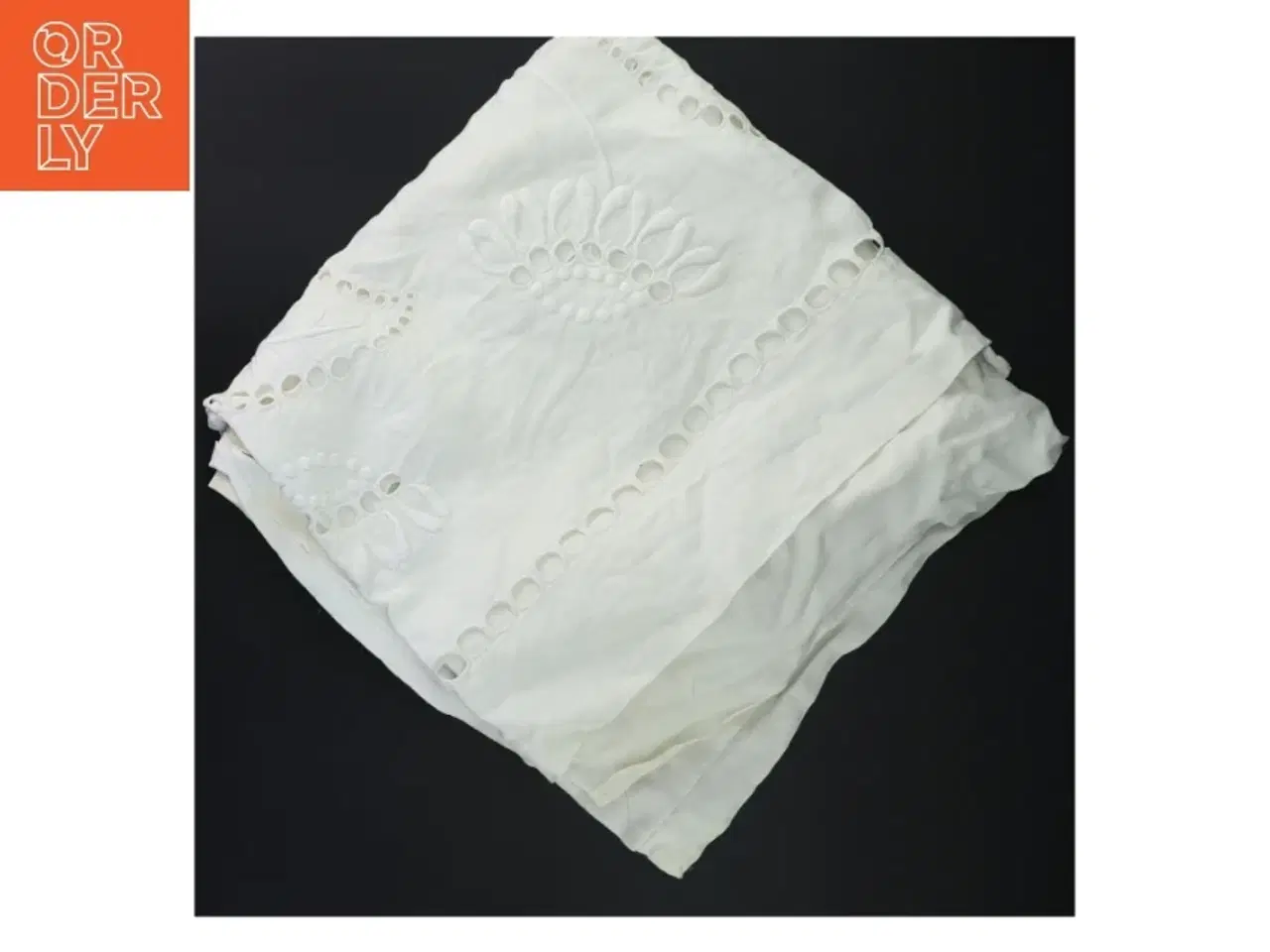 Billede 1 - Vintage håndbroderet dug (str. 115x120 cm)