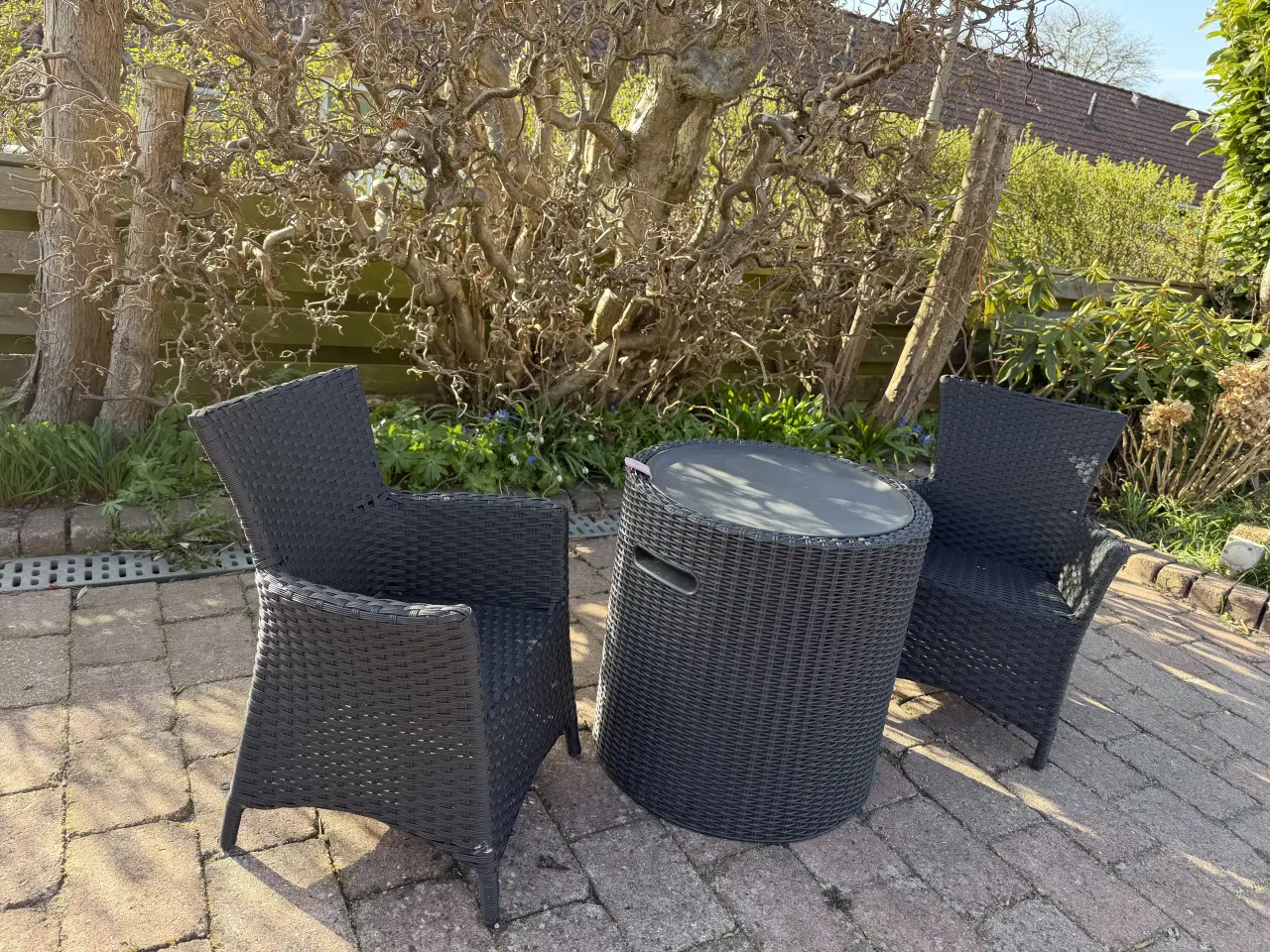 Billede 3 - Lille sødt børne havemøbel sæt i sort.