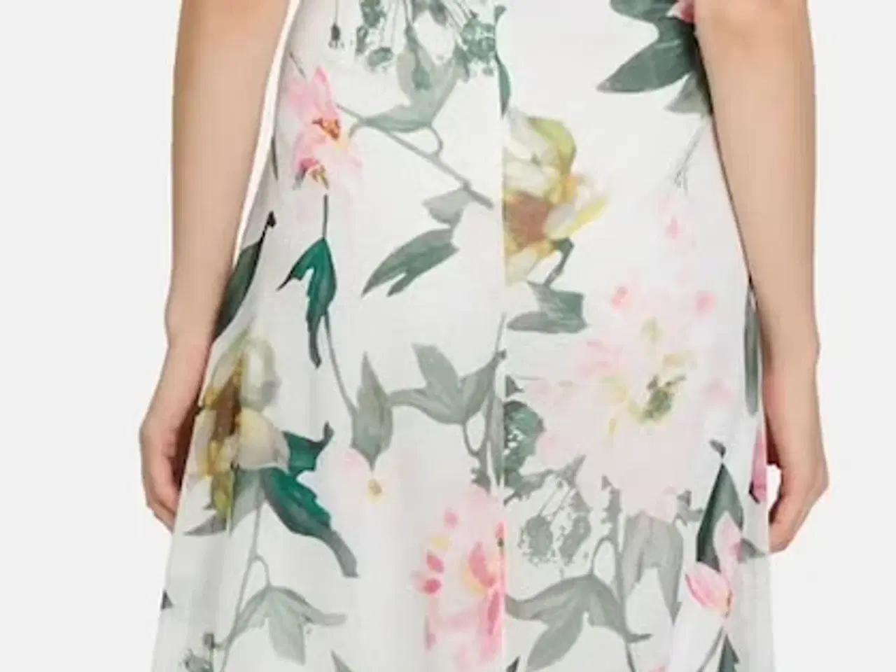 Billede 3 - Blomstret buksedragt med slæb