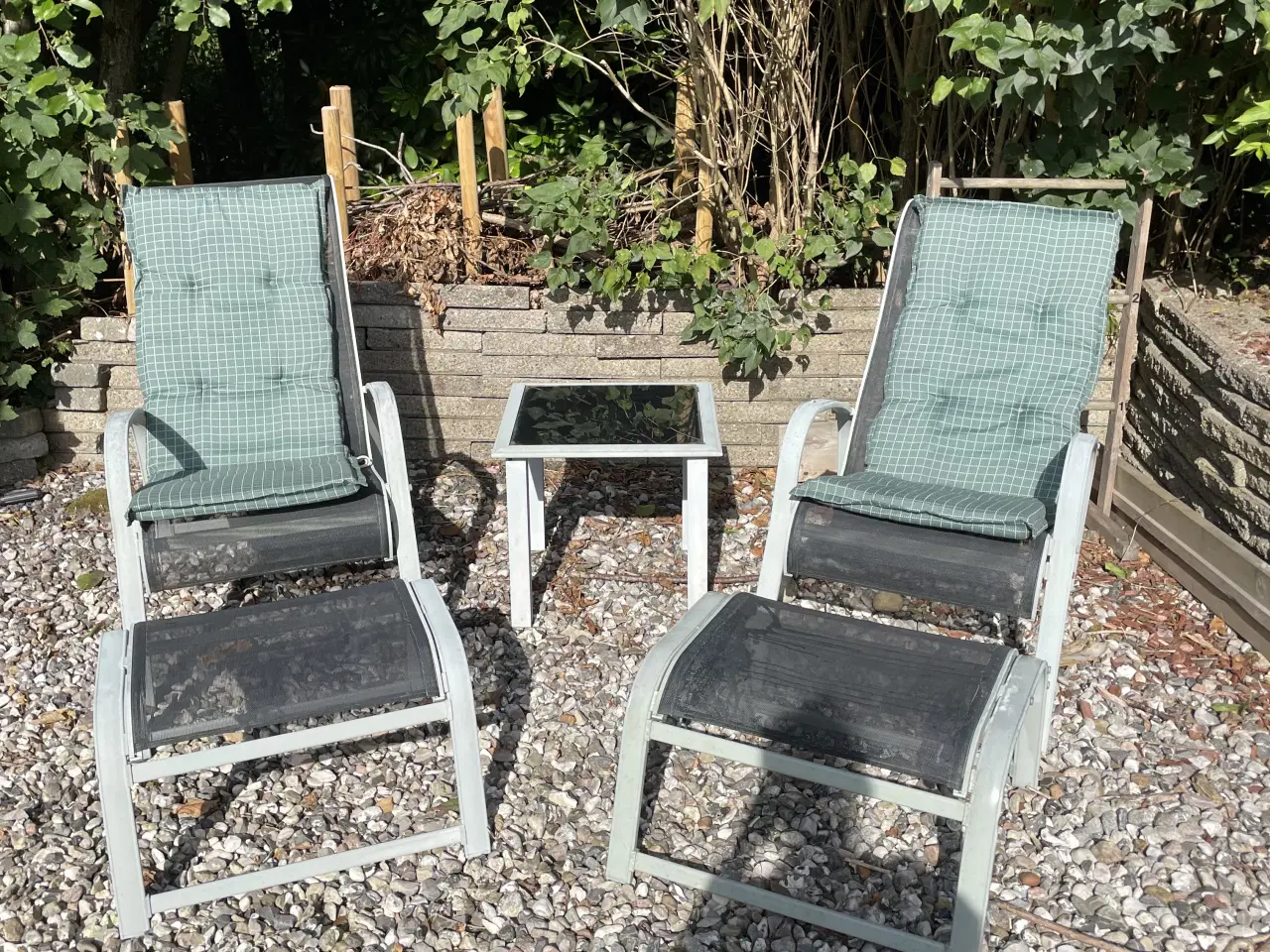 Billede 1 - Lænestole med skamler og bord