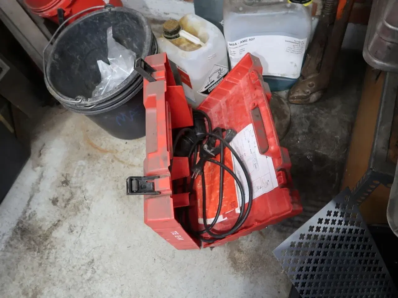 Billede 4 - Rørtang, opbevaringskasse JUMBO m.m.