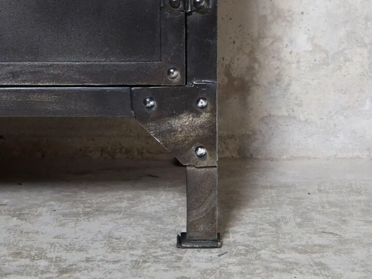 Billede 8 - Ny Skænk 180 sort oxideret