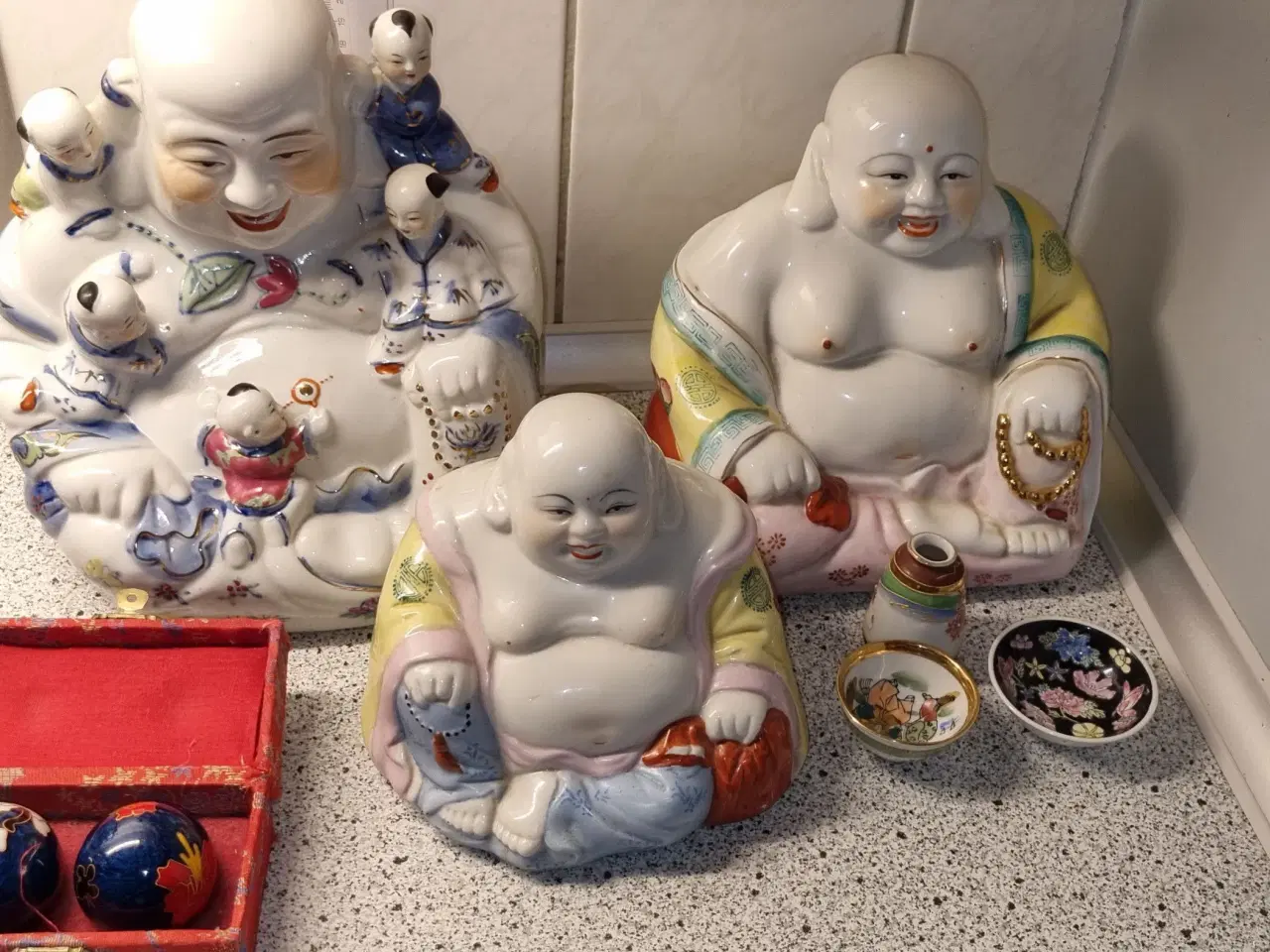 Billede 1 - Buddha figurer I porcelæn 