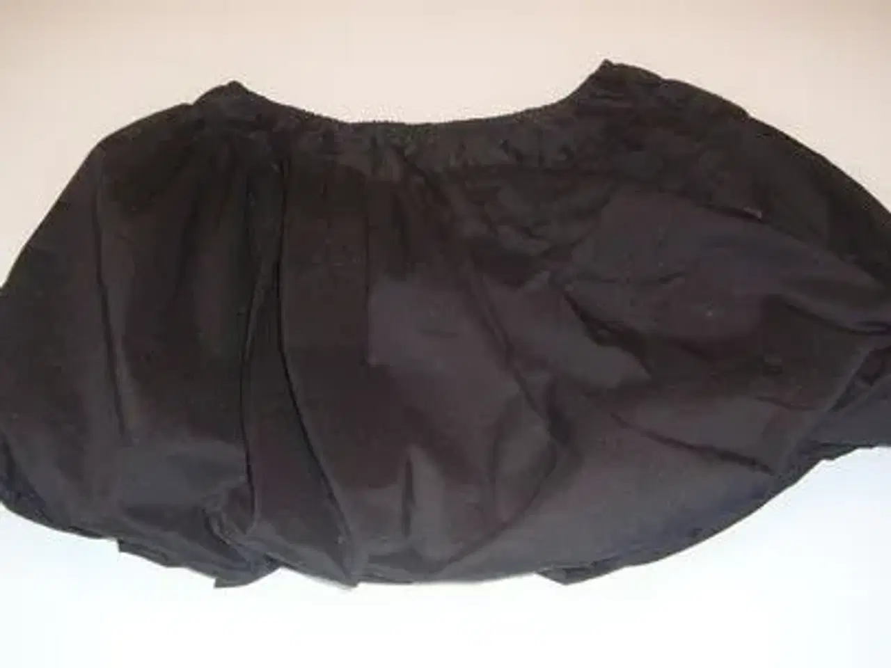 Billede 2 - Bobbel-agtig nederdel sælges