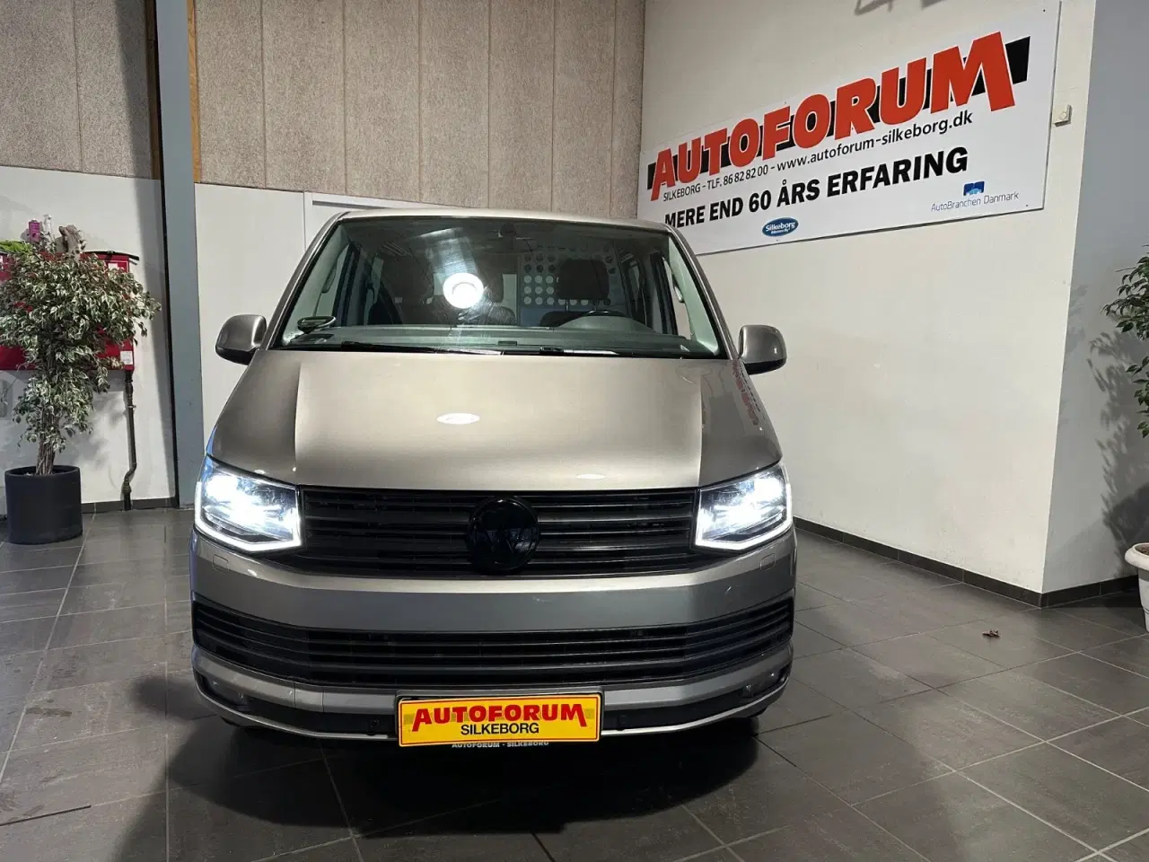 Billede 2 - VW Transporter 2,0 TDi 102 Kombi kort