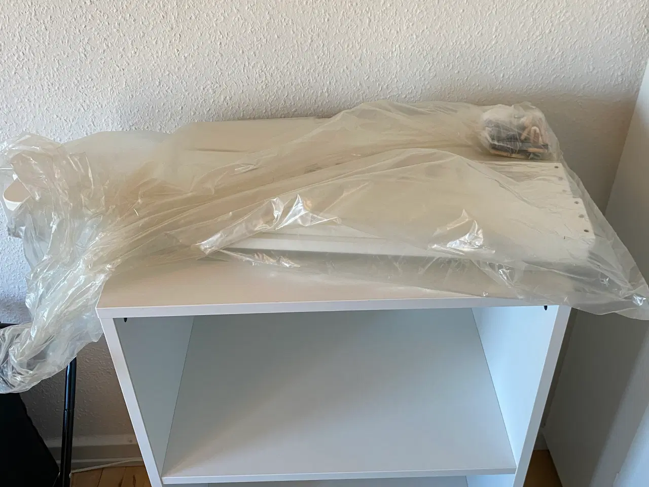 Billede 2 - Puslebord/reol fra Ikea 