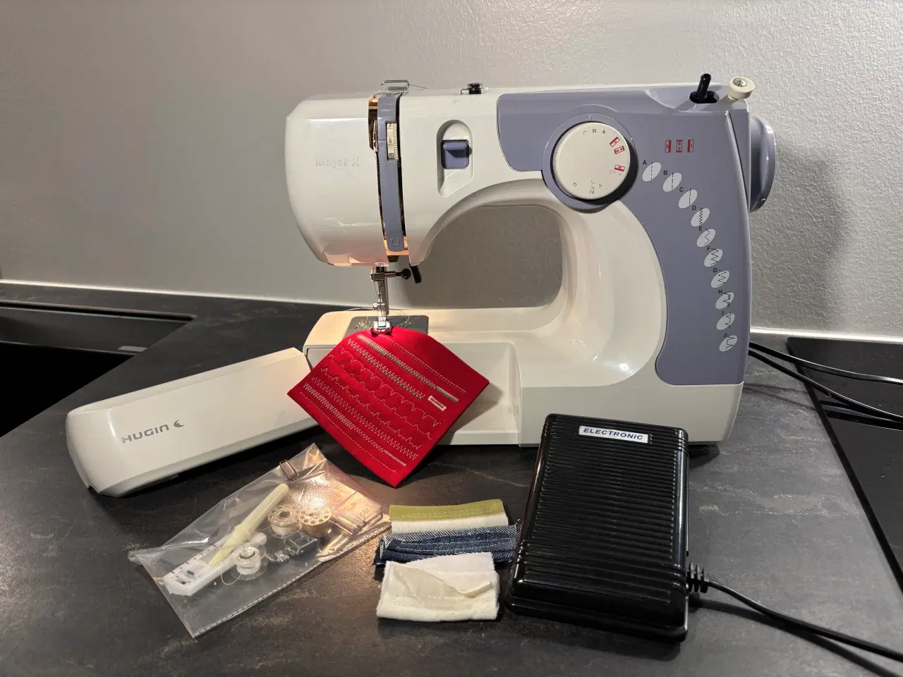 Billede 1 - Hugin. Major x symaskine