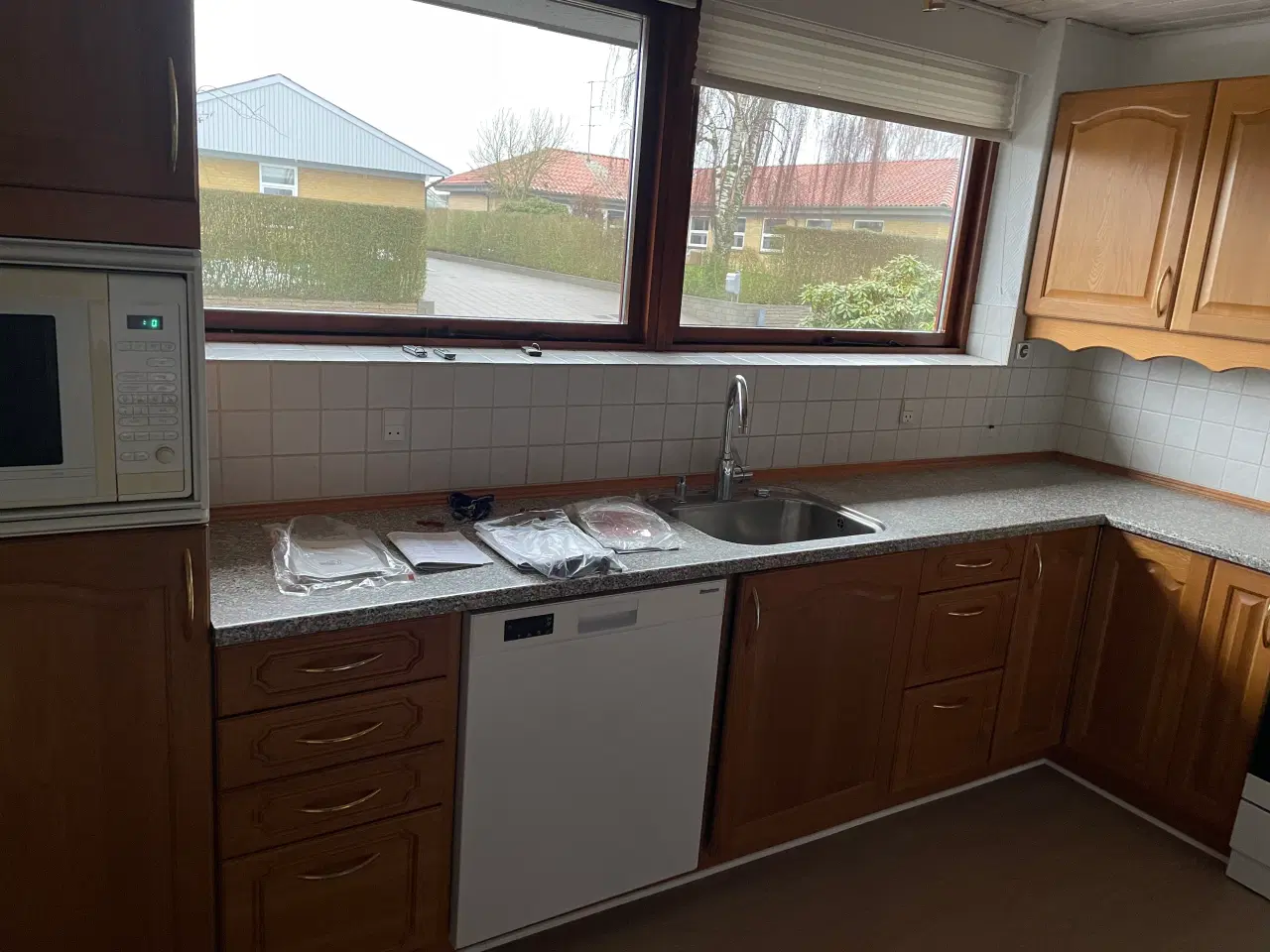 Billede 3 - Invita-køkken med fyldningslåger – klar til afhent