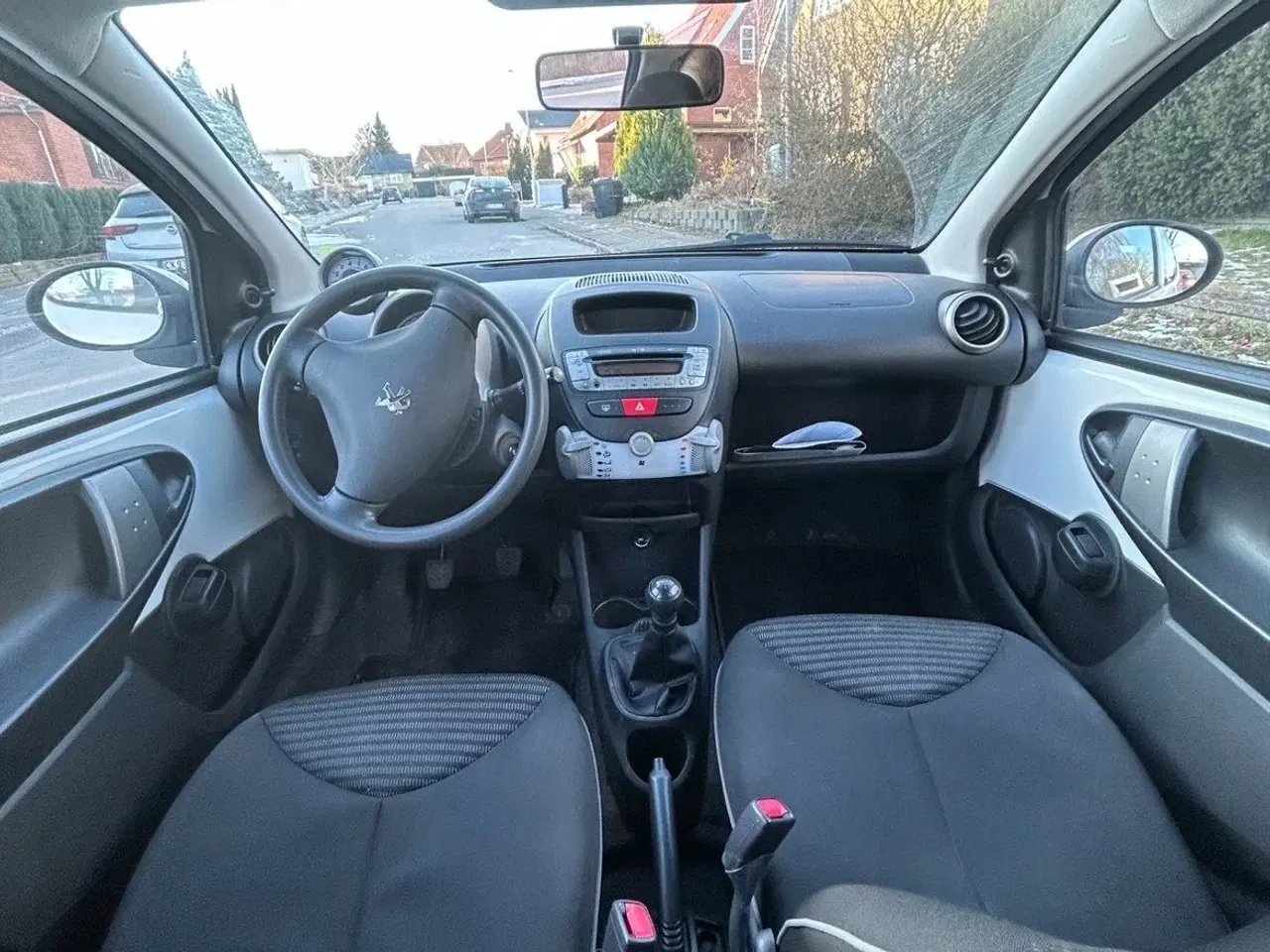 Billede 4 - Nysynet 1-ejers Peugeot lav KM