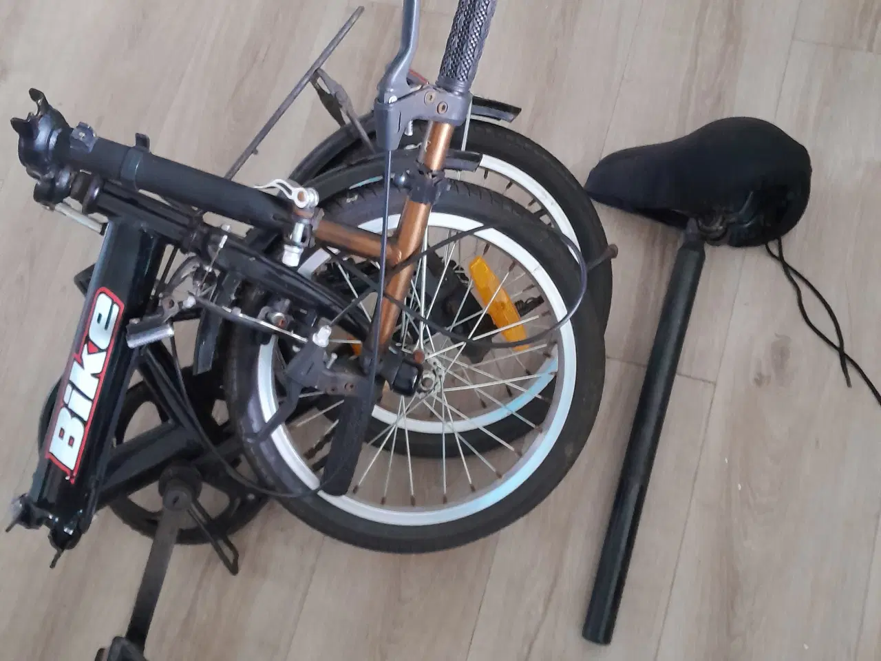 Billede 4 - Foldecykel 400 kr.