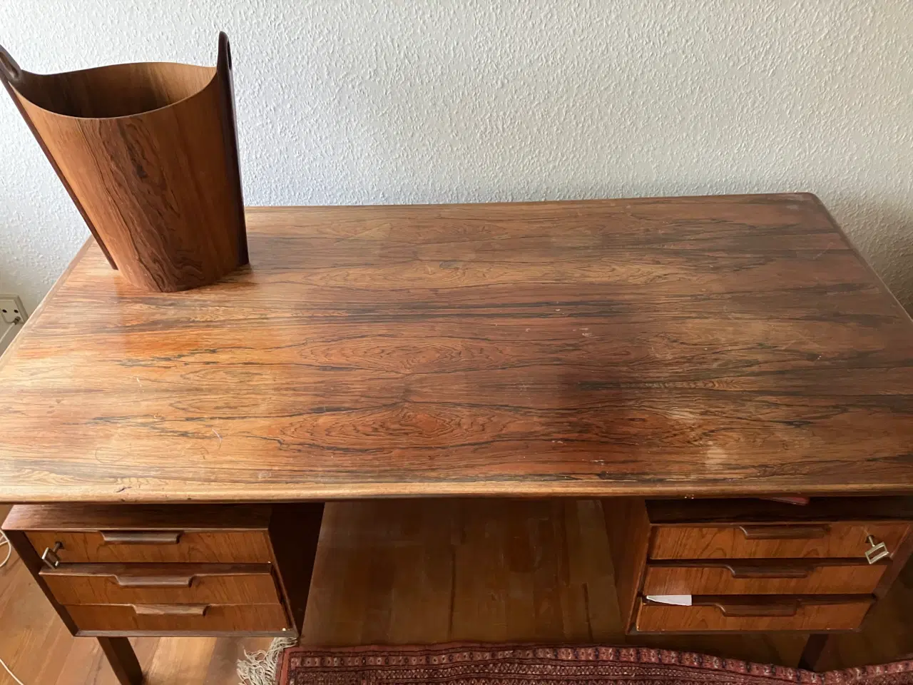 Billede 3 - Skrivebord i palisander inkl papirkurv i palisande