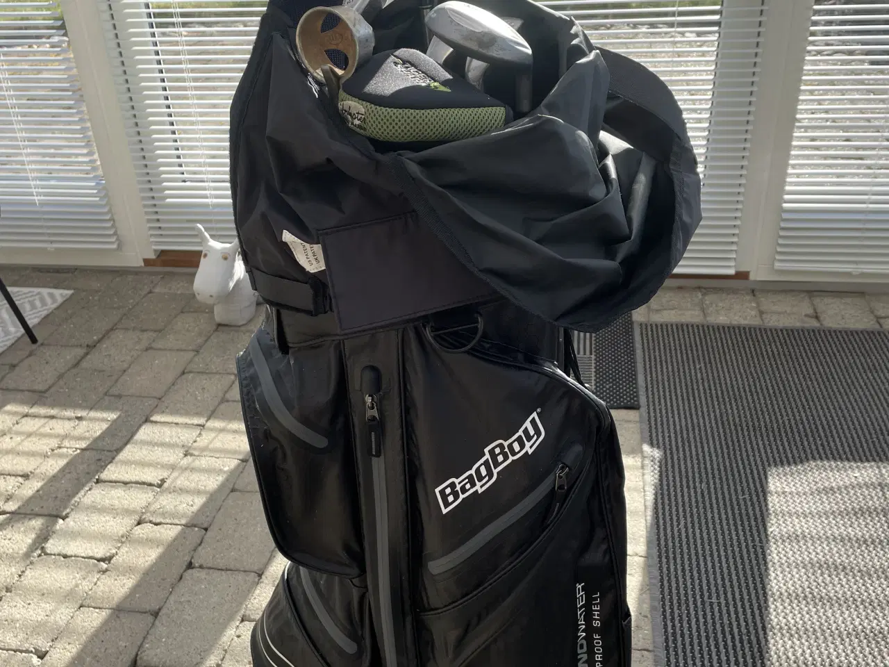 Billede 2 - Golfbag med indhold