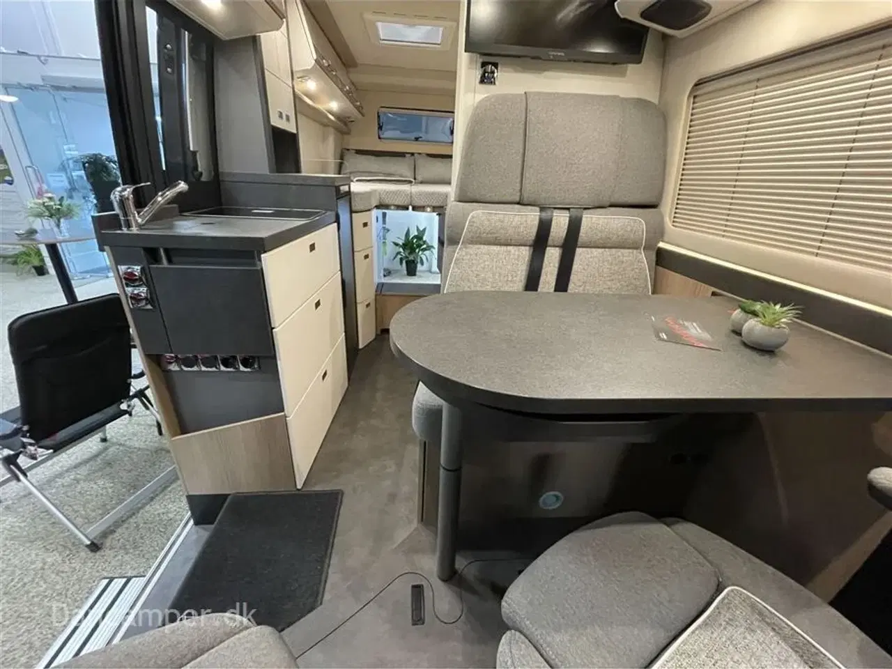 Billede 48 - 2025 - Carthago Van Genius 641 LE MB   GENIAL Carthago Van Genius 641 LE 170 Hk - 9 trin G-Tronic automatgear