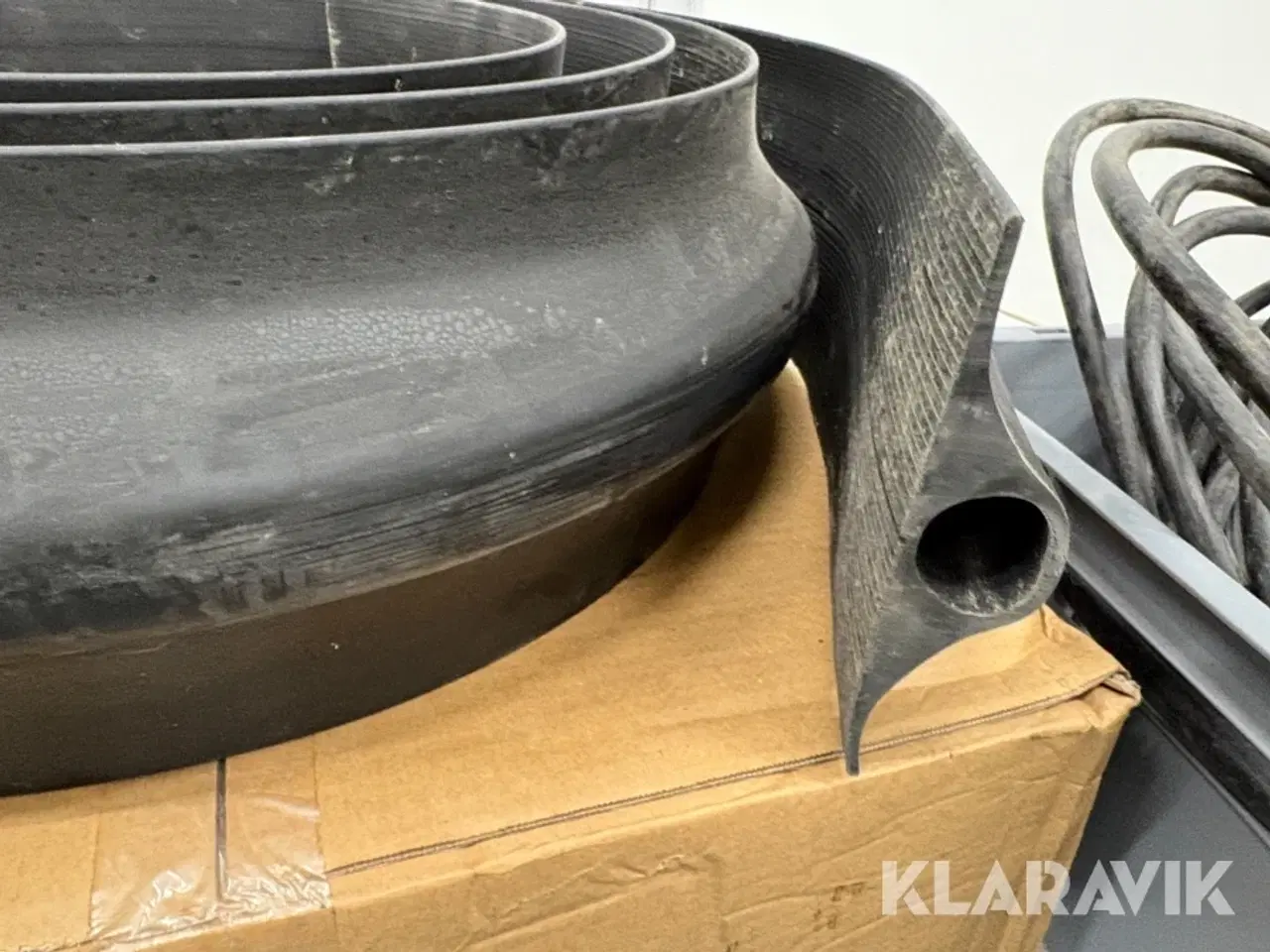 Billede 10 - Overkørsler, kabler og led lampe