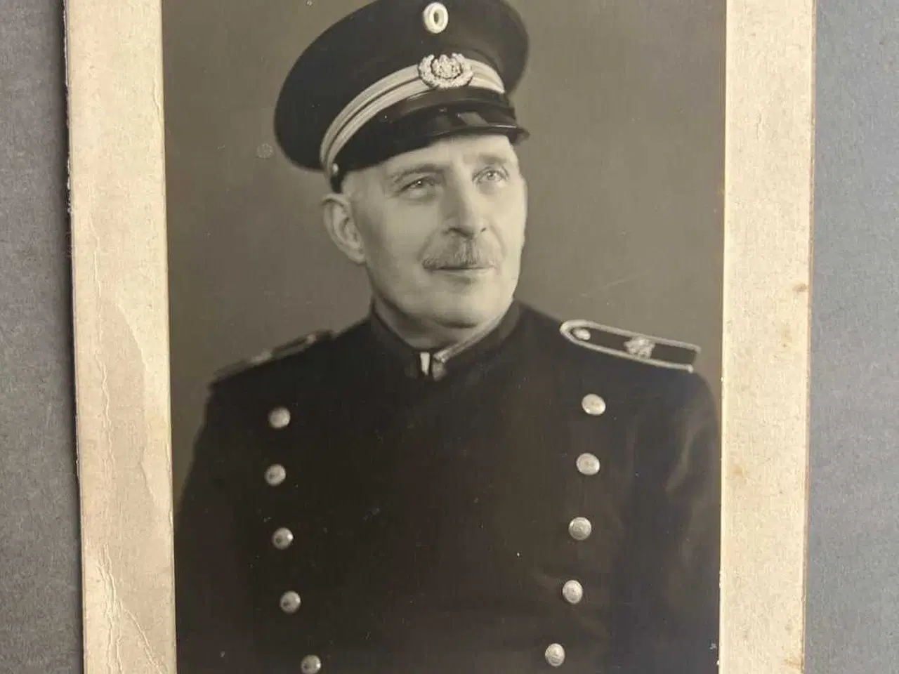 Billede 1 - WW2 - Foto af dansk politibetjent