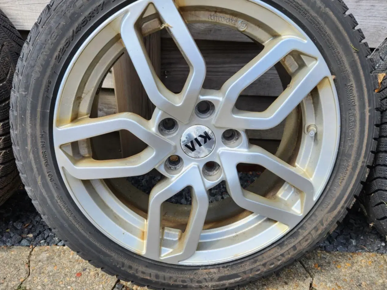Billede 3 - Vinterdæk på originale Kia Alufælge 