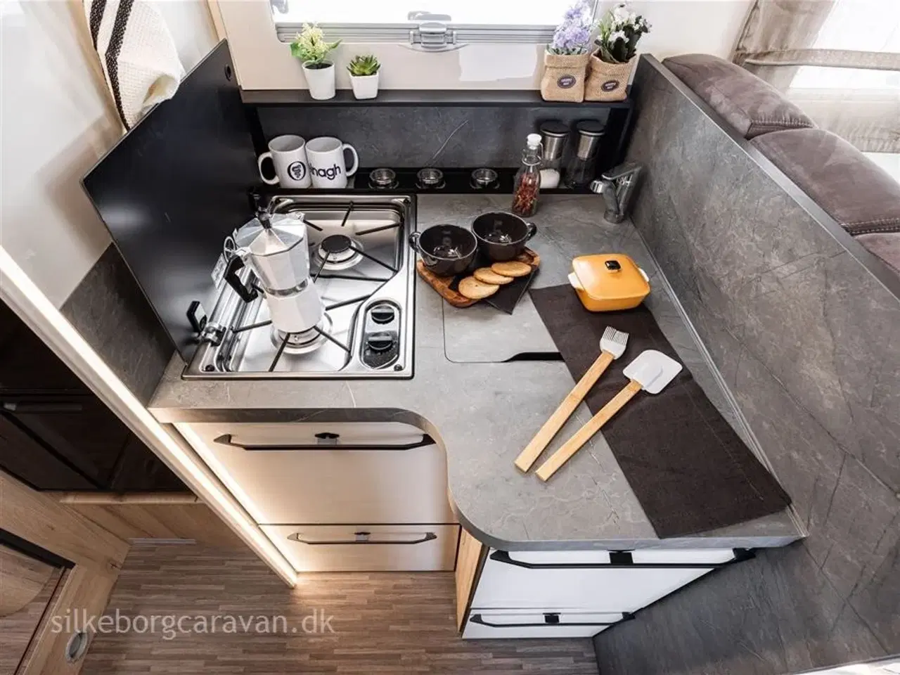 Billede 11 - 2026 - Elnagh T-Loft 529