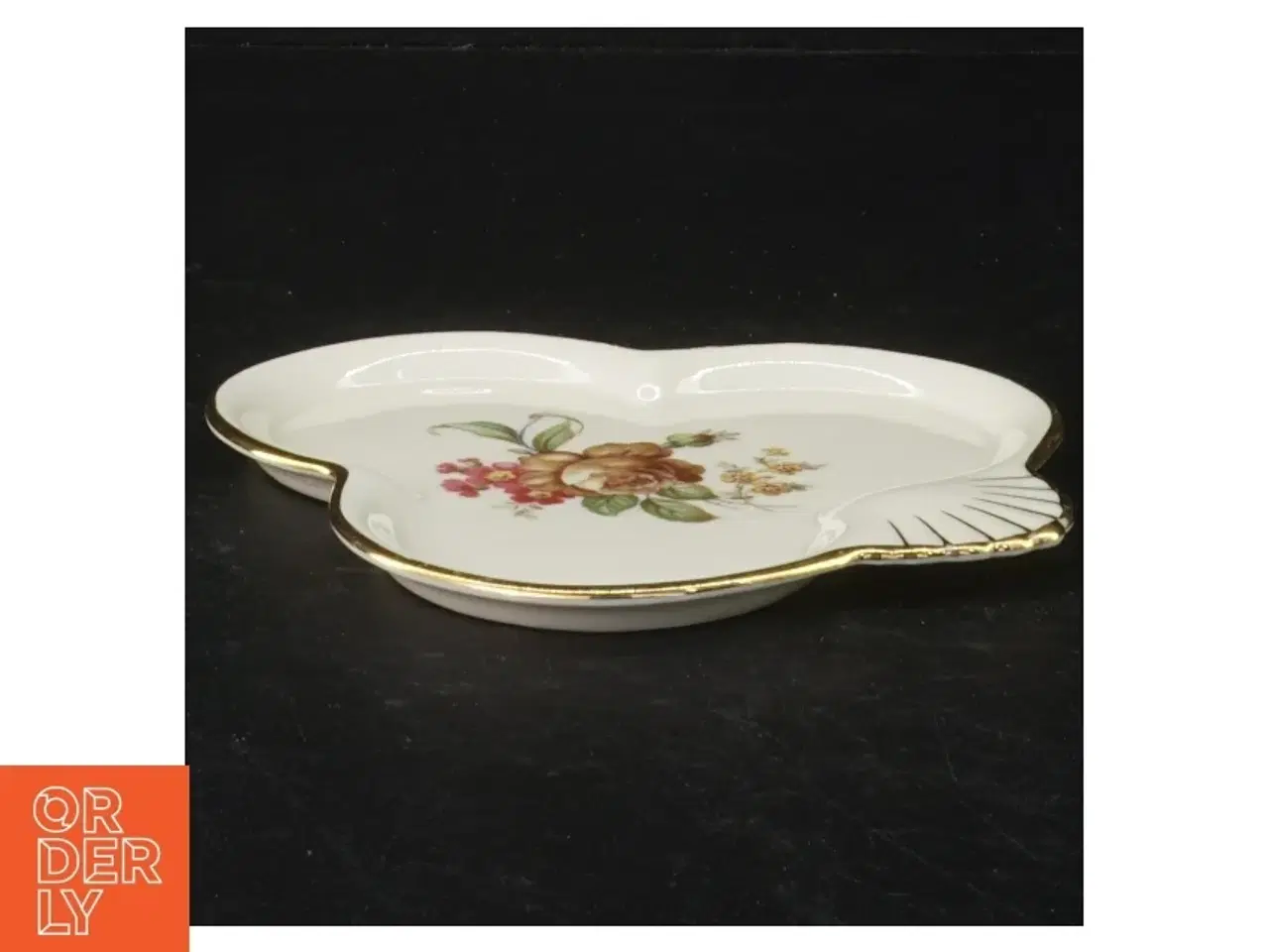 Billede 3 - Porcelæns fad med Blomstermotiv (str. 16 cm)