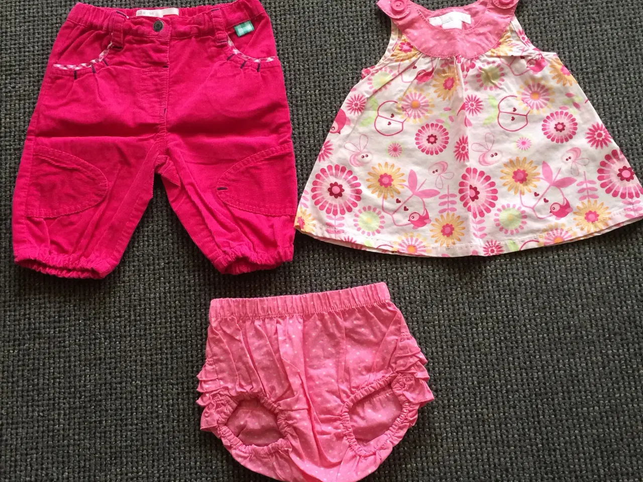 Billede 1 - Tøjpakke 3 stk. tøj. str. 56