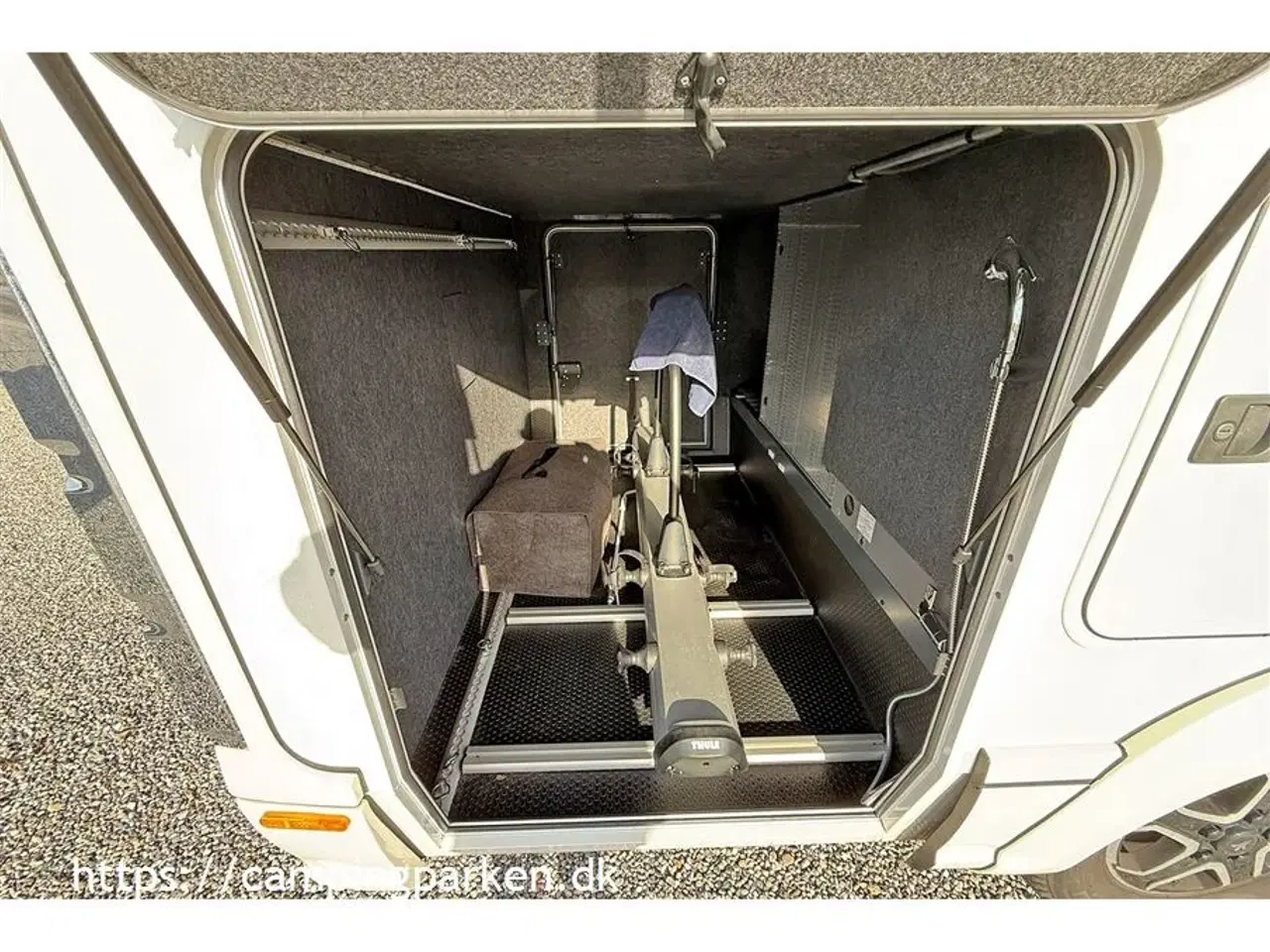 Billede 21 - 2022 - Niesmann+Bischoff iSmove 6.9E Aut. gear   En sjælden mulighed for en brugt Niesmann-Bischoff Ismove 6,9E, luksus i stilrent design