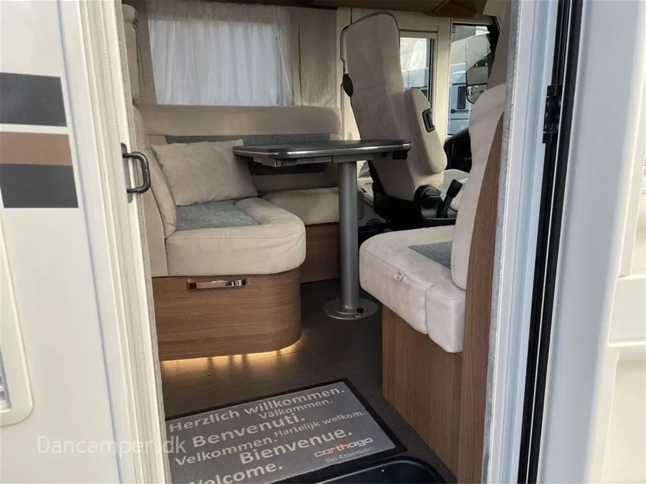 Billede 10 - 2020 - Carthago c-tourer I 144 LE Fantastisk helintegreret autocamper. 9-trins automatgear, automatisk klimanlæg i førehuse, Multimediasystem inkl. navigation og DAB+