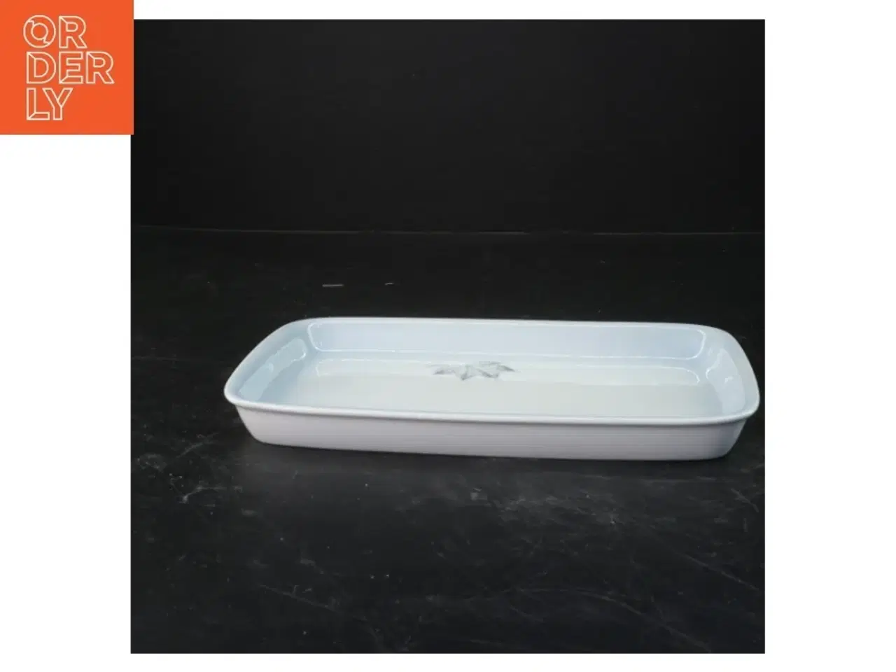 Billede 1 - Rektangulært porcelænsfad med bladmotiv fra B&G (str. 24x15 cm)