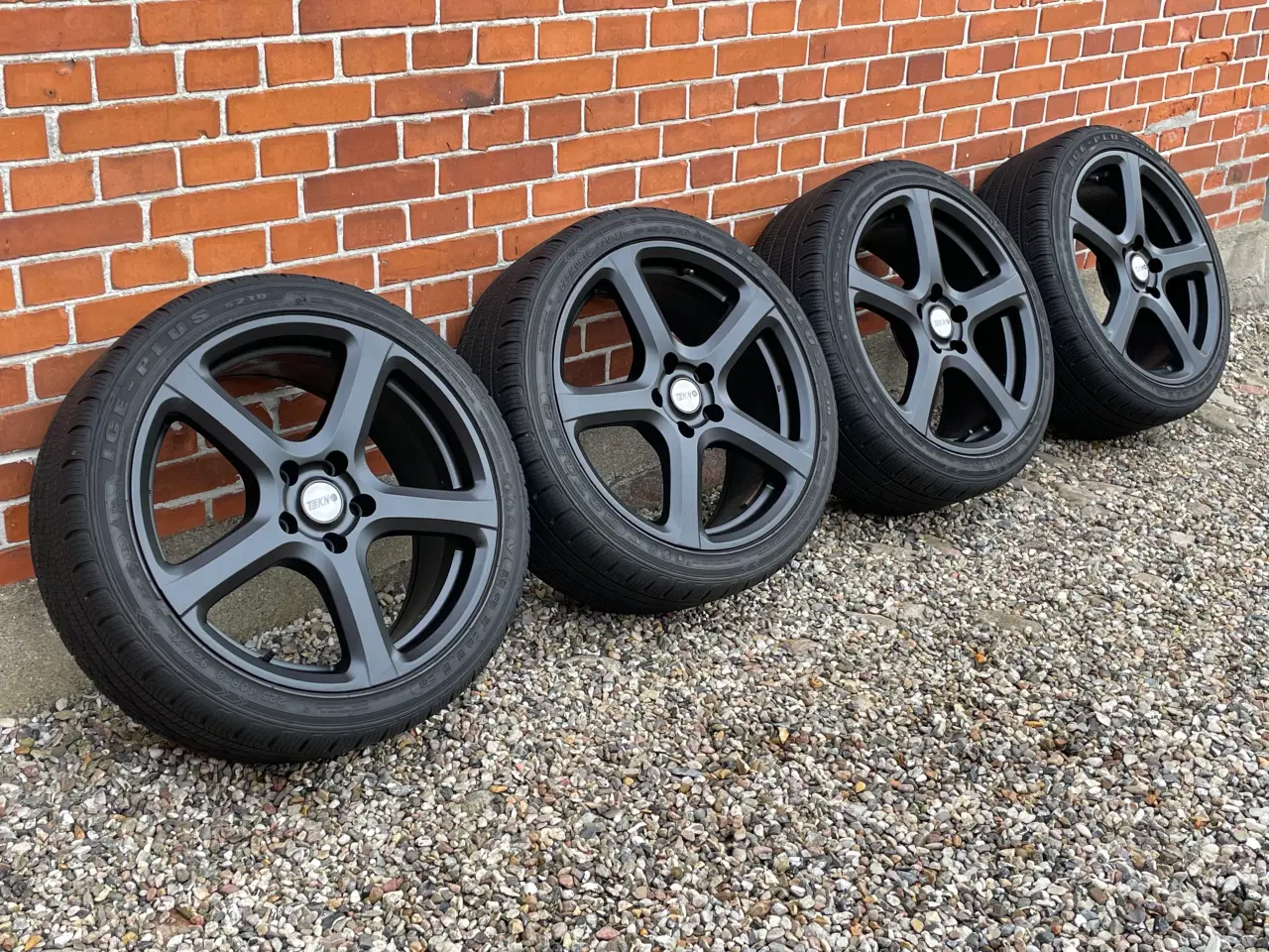 Billede 1 - Alufælge 225/40/ R18 5x112 vinterdæk 90% mønster