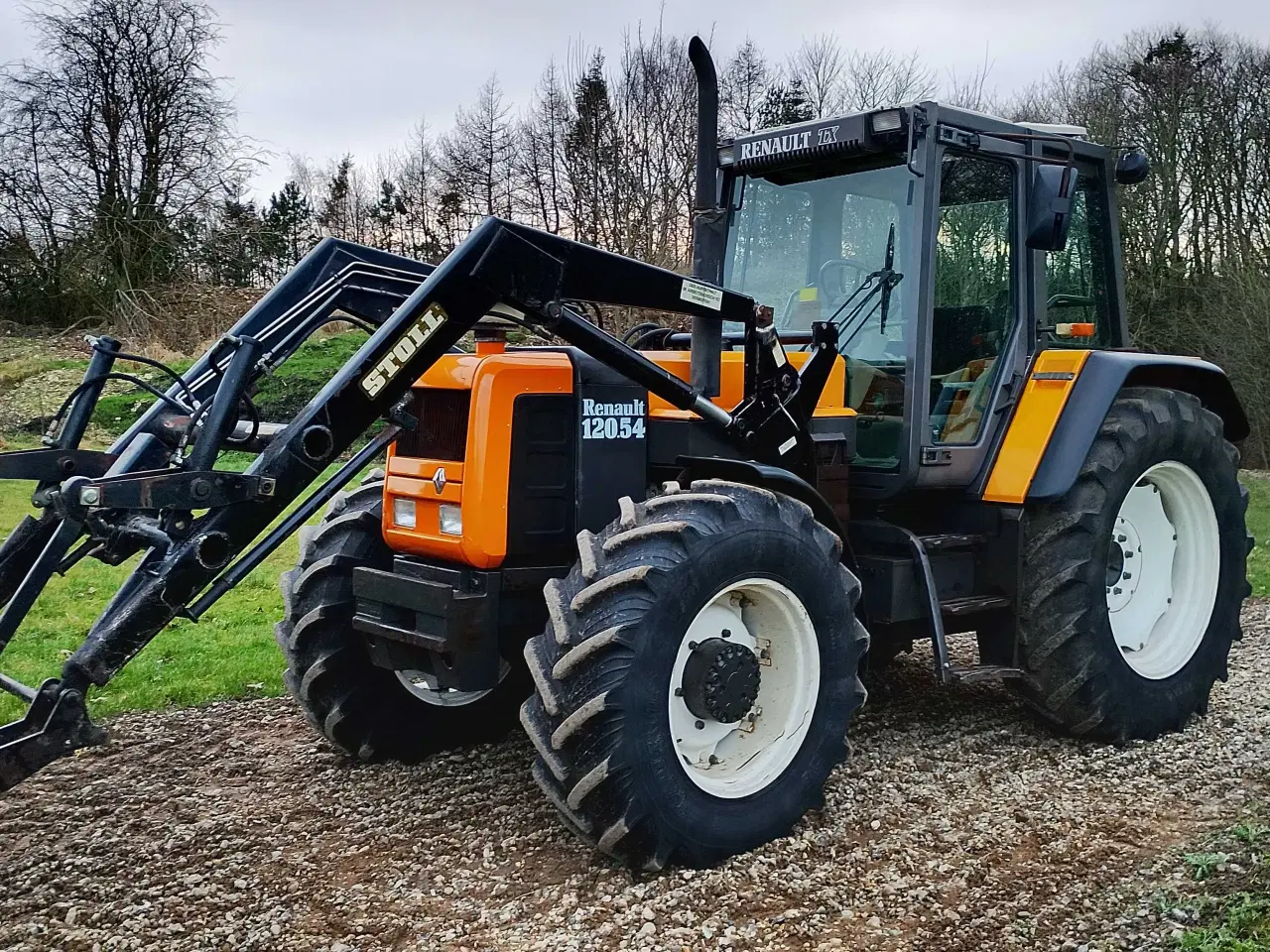 Billede 2 - Renault 120-54 traktor med Stoll frontlæsser 