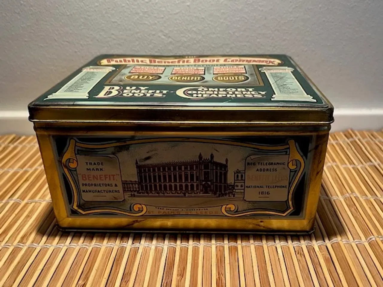Billede 1 - Public Benefit Boot Company Benefit blikdåse metal