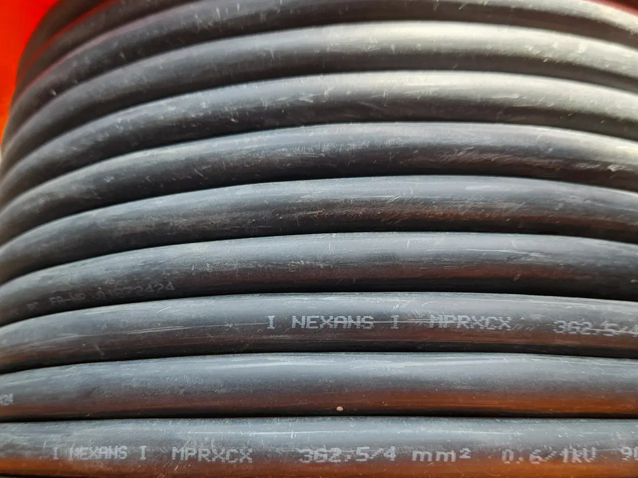 Billede 2 - 38 Meter sort 220 Volt Kabel