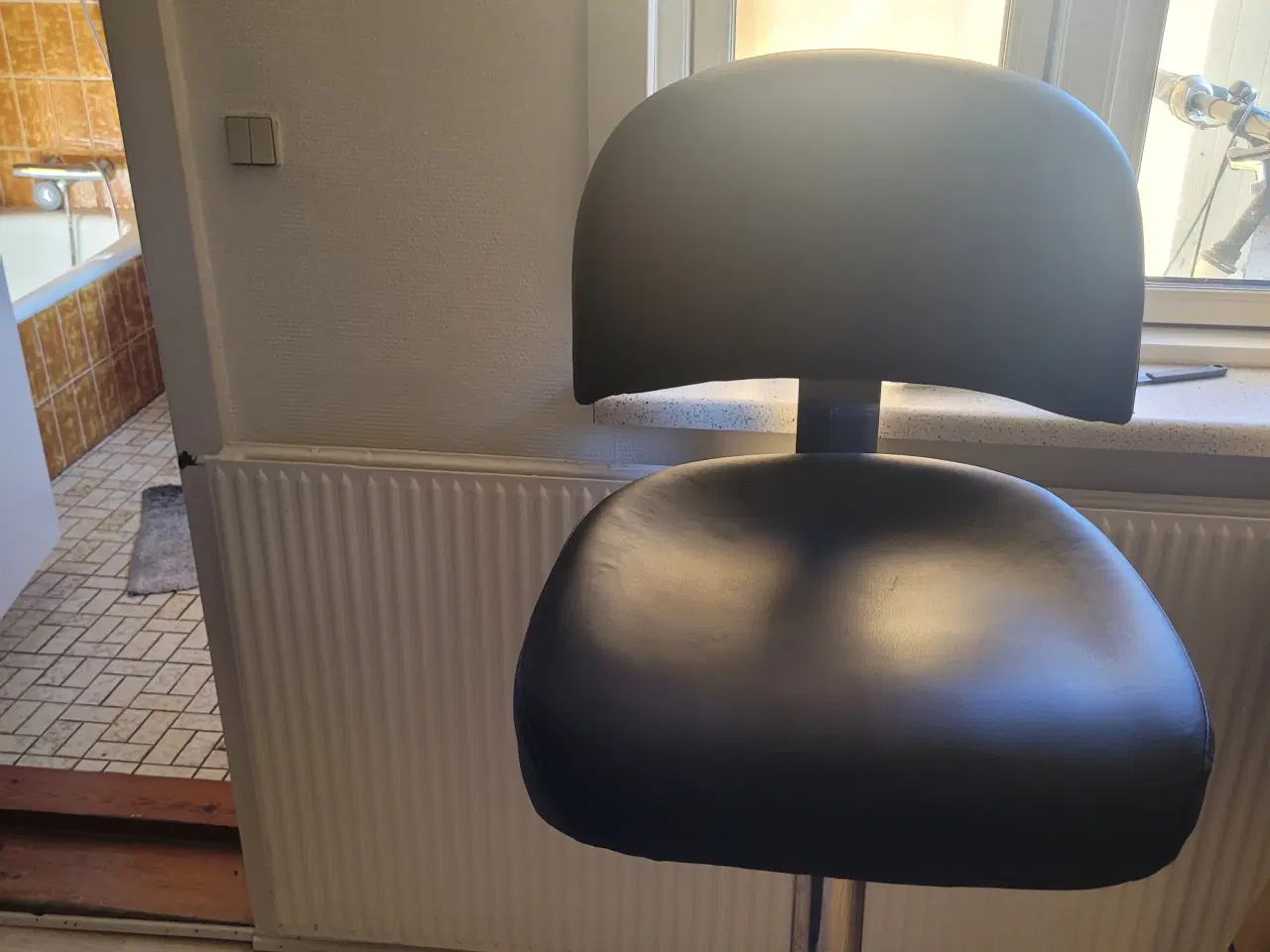 Billede 2 - Højstole/Barstol 250kr pr stk