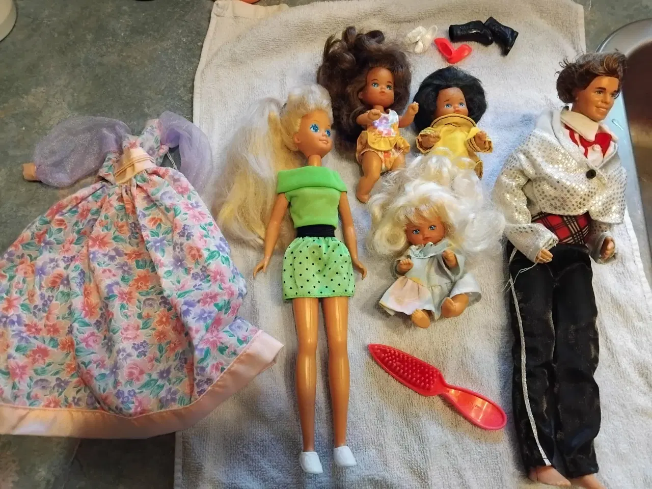 Billede 4 - Barbiedukker, flere forskellige. Se alle foto.