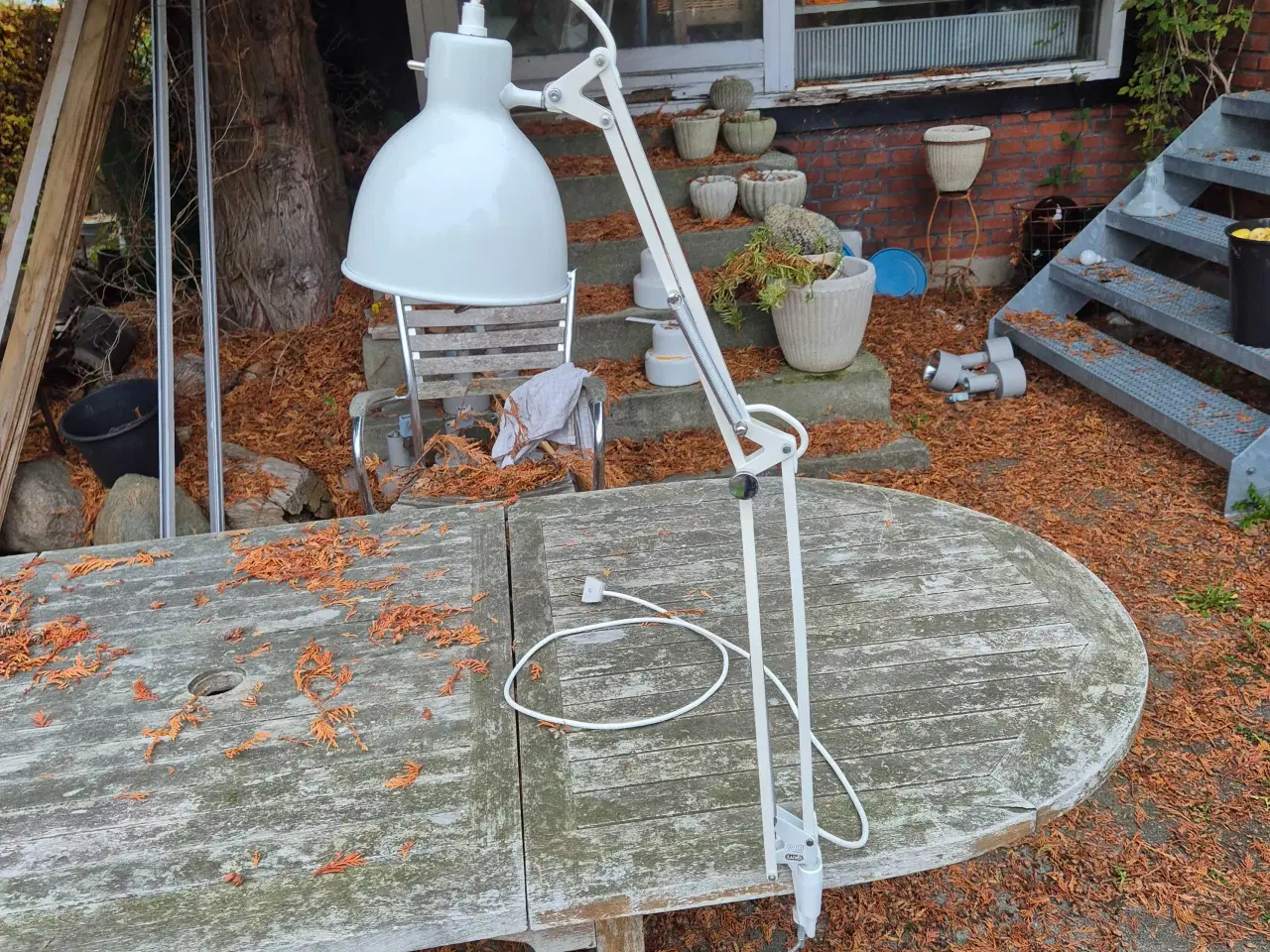 Billede 15 - Hvid arkitektlampe fra Luxo med parabolskærm