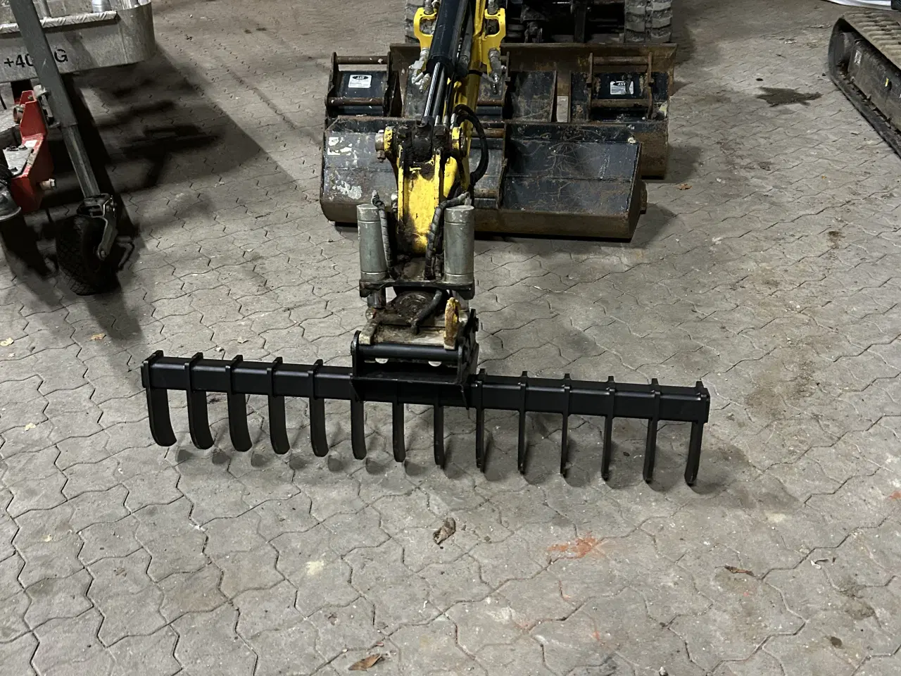 Billede 7 - Udlejning af minigraver og diverse 