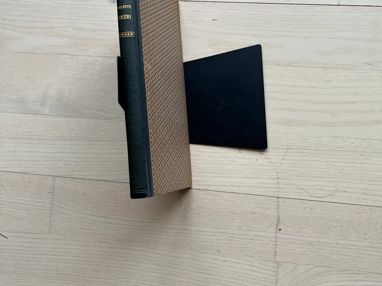 Billede 1 - Cheri - af Colette