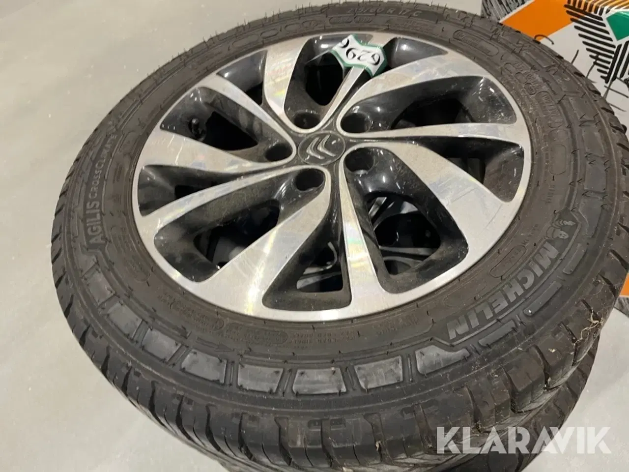 Billede 10 - Helårsdæk med fælg Michelin 215/60R17 4 styk