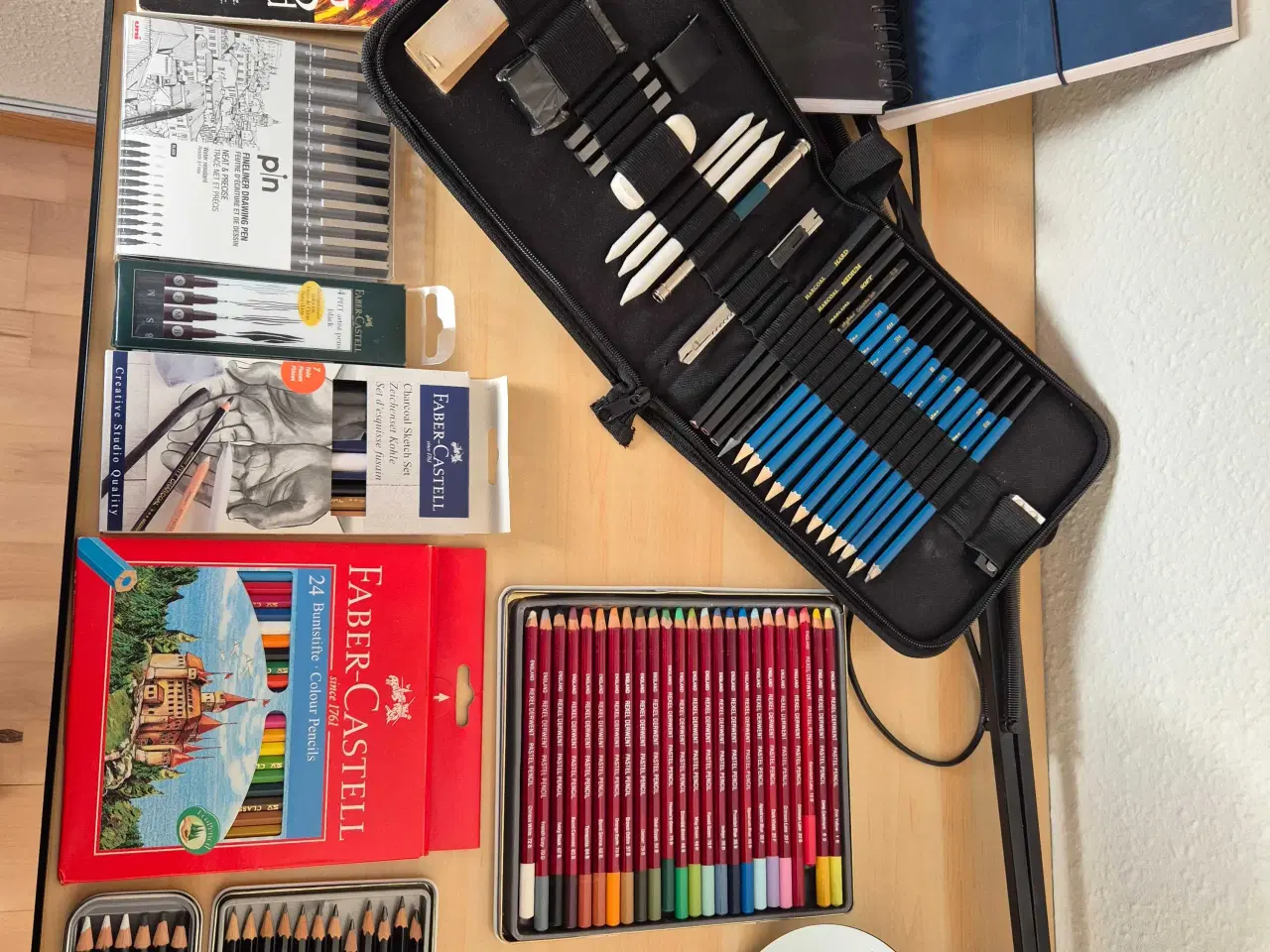 Billede 2 - Tegnebord med vipbar bordplade + tilbehør sælges