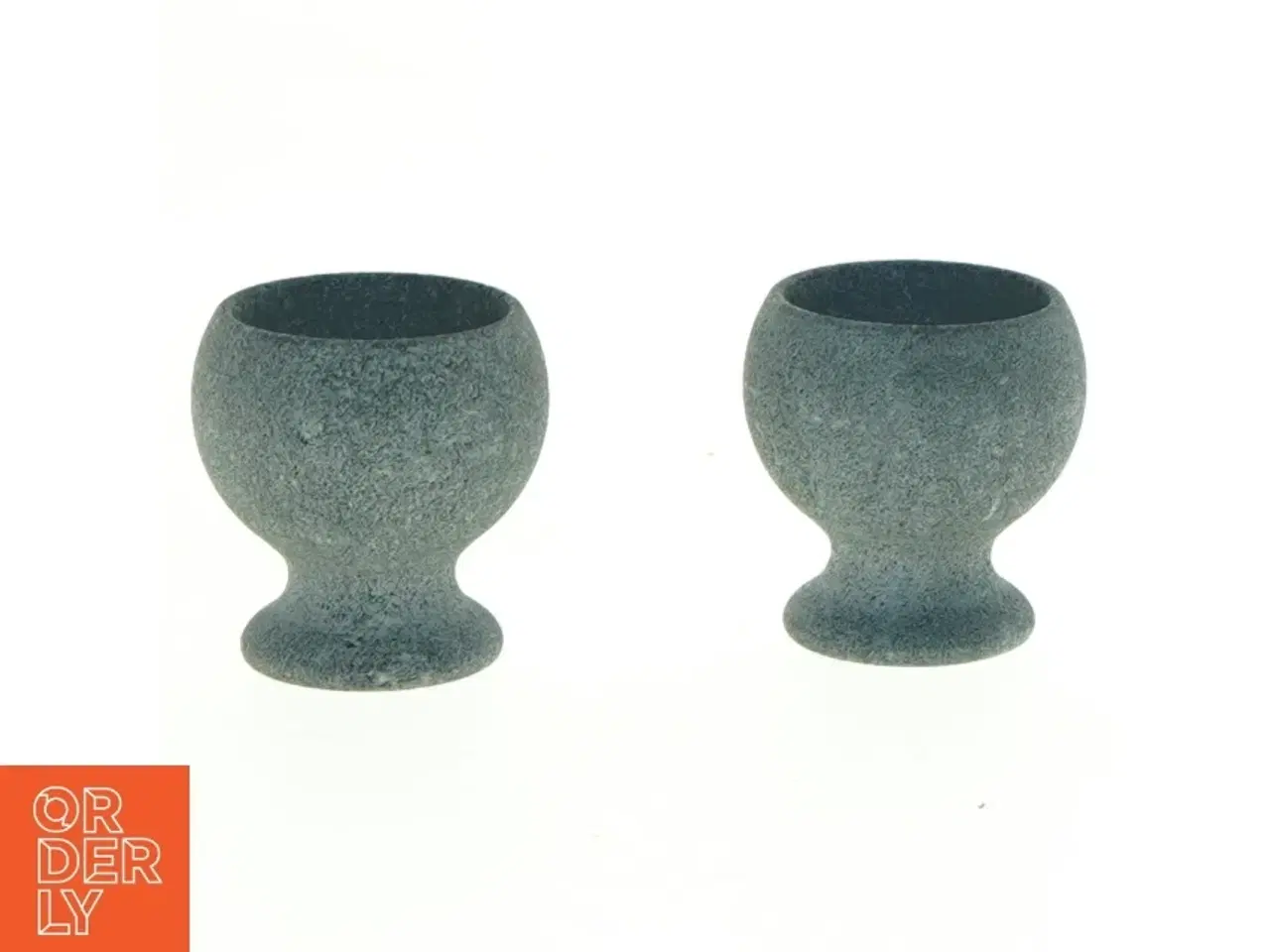 Billede 1 - Sæt af to sten æggebægre (str. 4,5 x 4 cm)