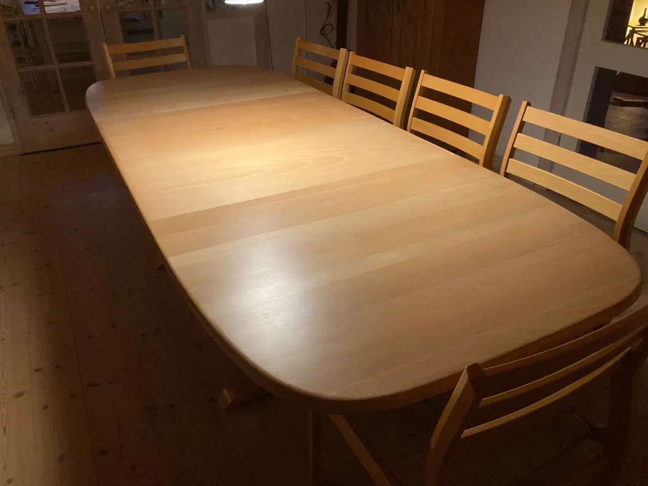 Billede 4 - Spisebord i lakeret bøg+6 spisestole