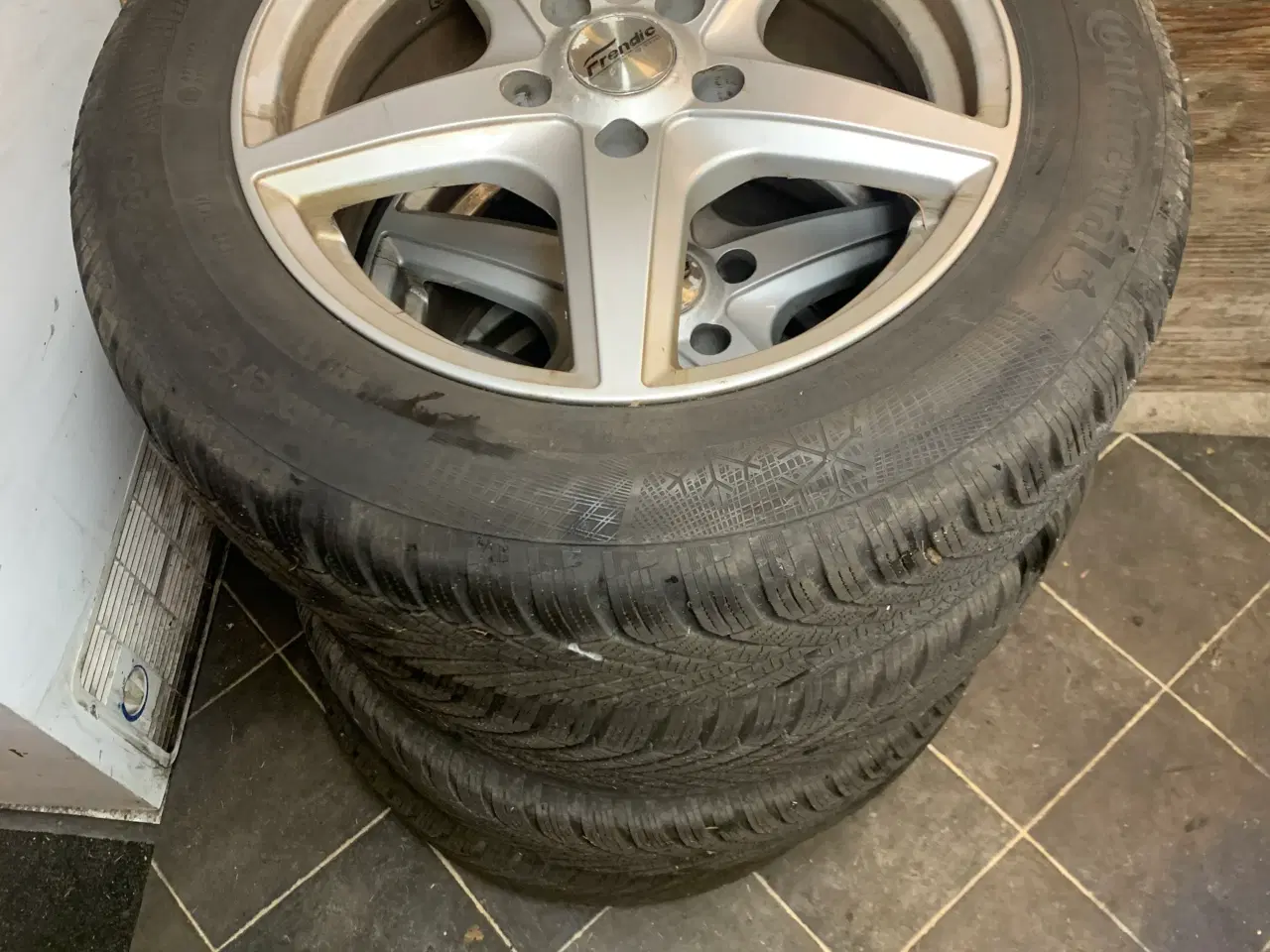 Billede 1 - Vinterdæk på alufælge 5x112 et 45 205-60-16