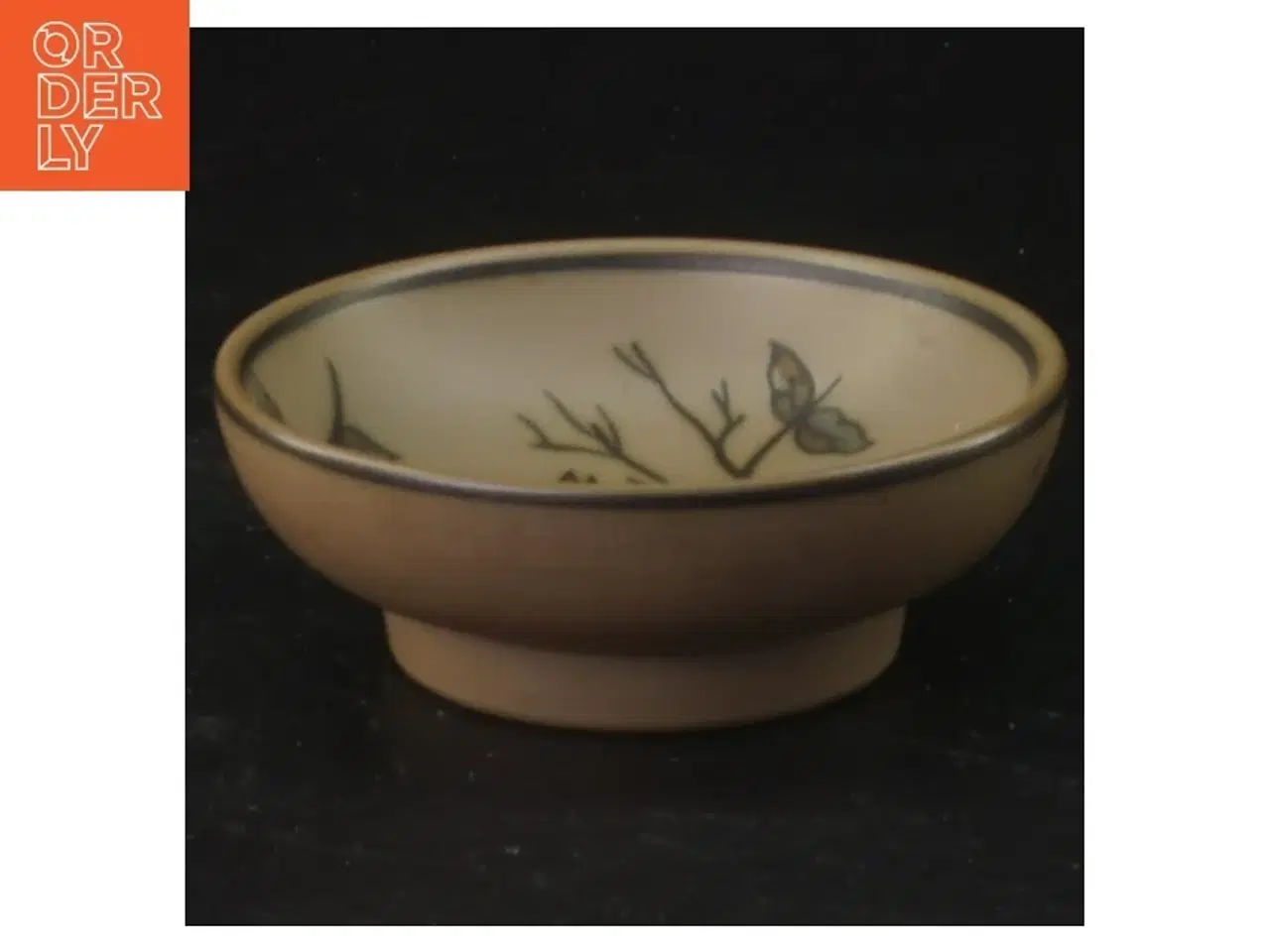 Billede 1 - Lille dekorativ skål med fuglemotiv (str. 8x2,5 cm)