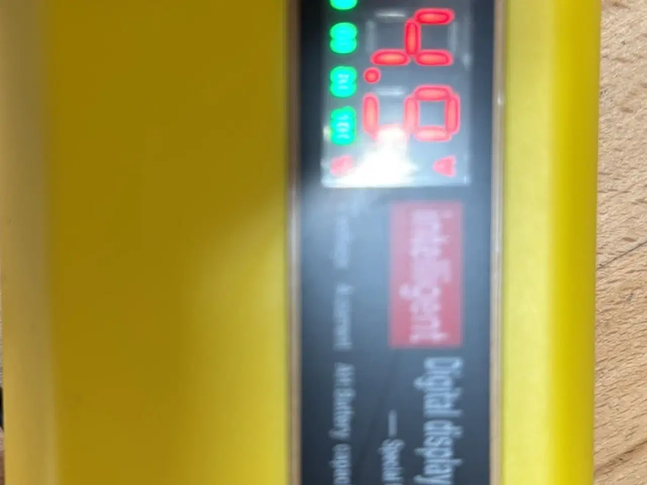 Billede 4 - Intelligent lader 2 amp til bil og mc
