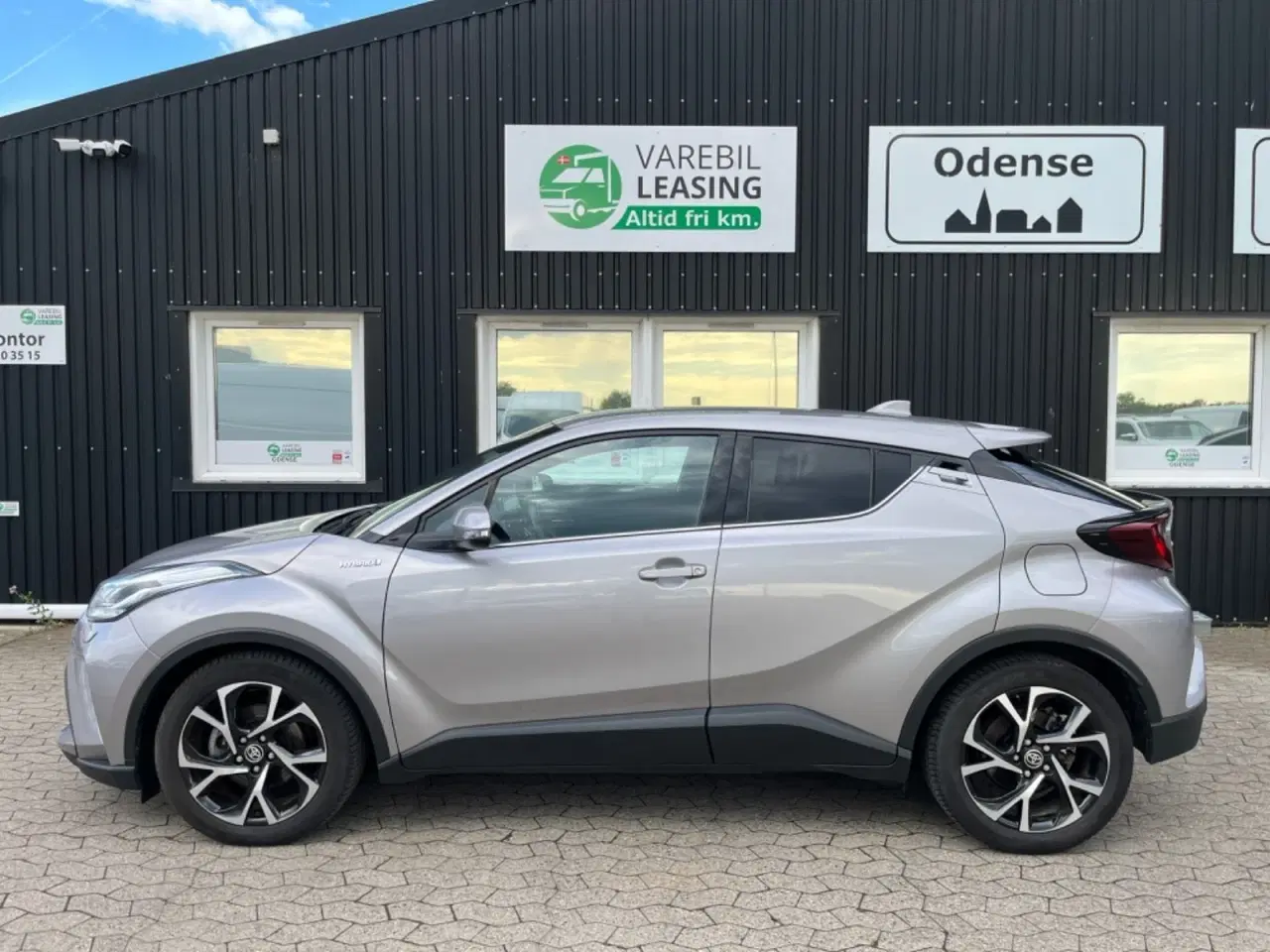 Billede 1 - Toyota C-HR 1,8 Hybrid C-ULT CVT Van