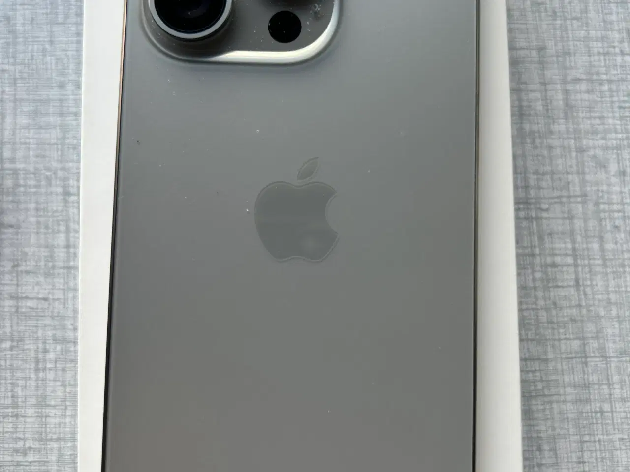 Billede 3 - Extremt velholdt iPhone 15 pro 256 gb