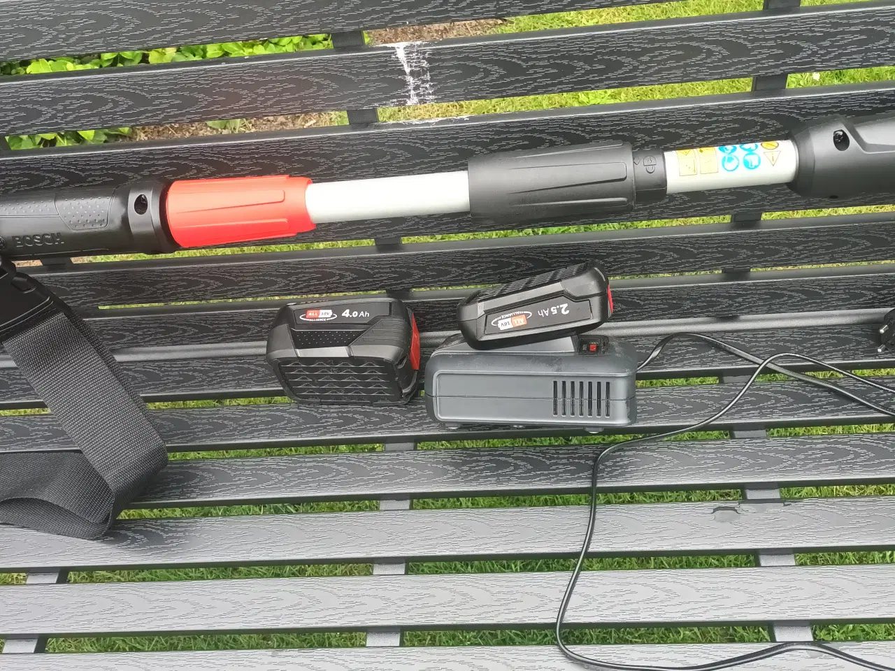 Billede 3 - Helt ny bosch hækkeklipper med 2 batterier 