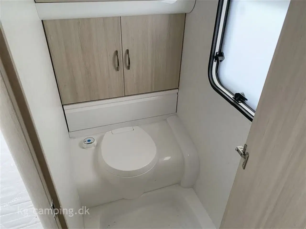 Billede 10 - 2018 - Hobby De Luxe Edition 560 KMFe 3-køjers vogn med dobbeltseng