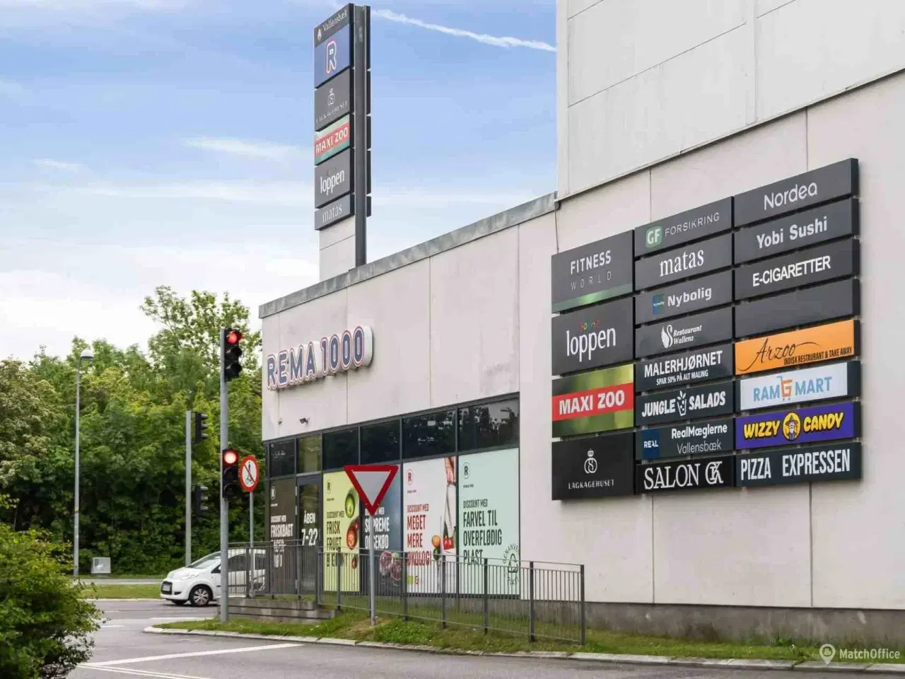 Billede 5 - Stort og indbydende butikslokale i travlt indkøbsområde