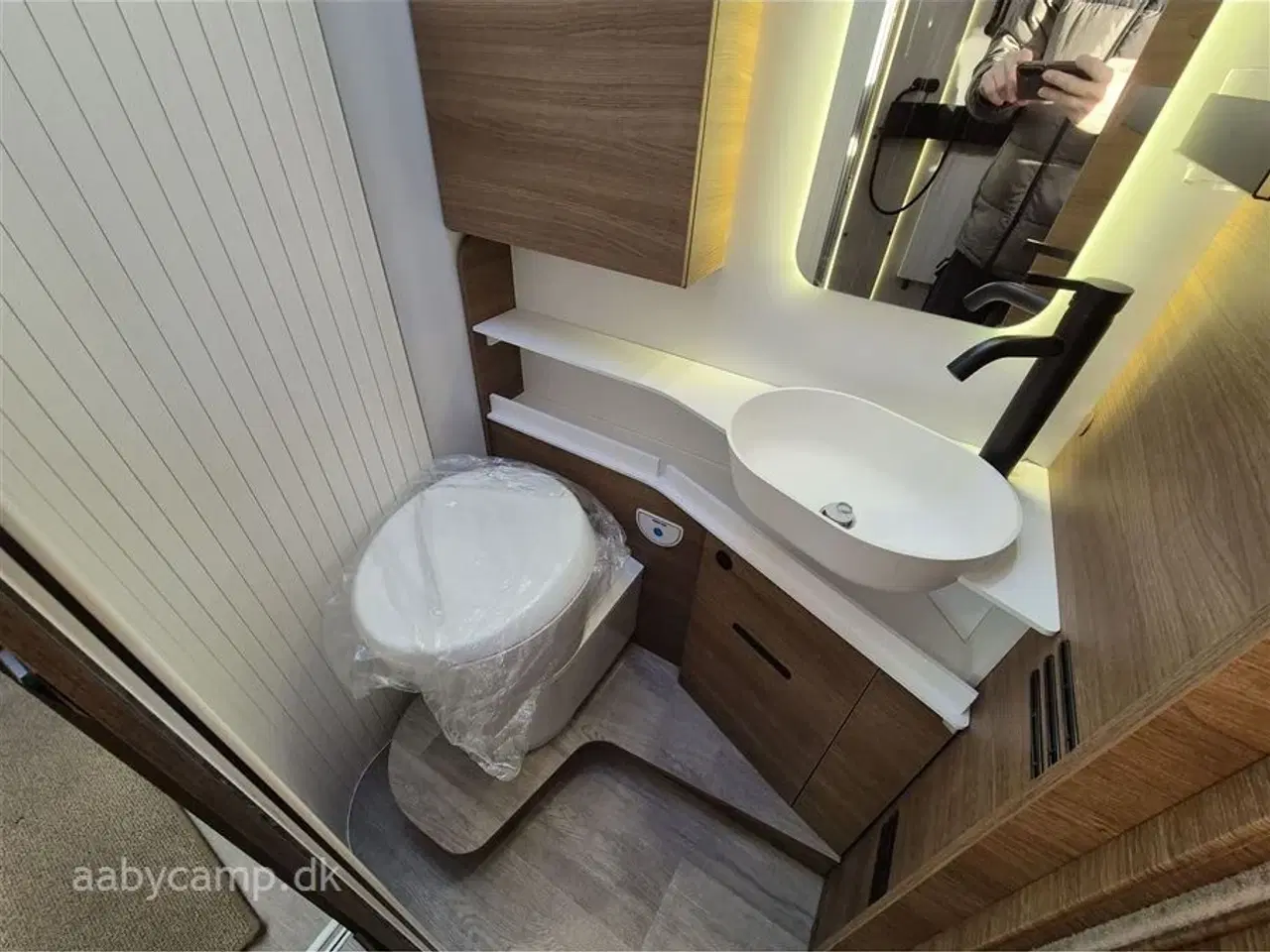 Billede 17 - 2026 - Benimar Amphitryon 967   Top model Fra Benimar med Alde Centralvarme