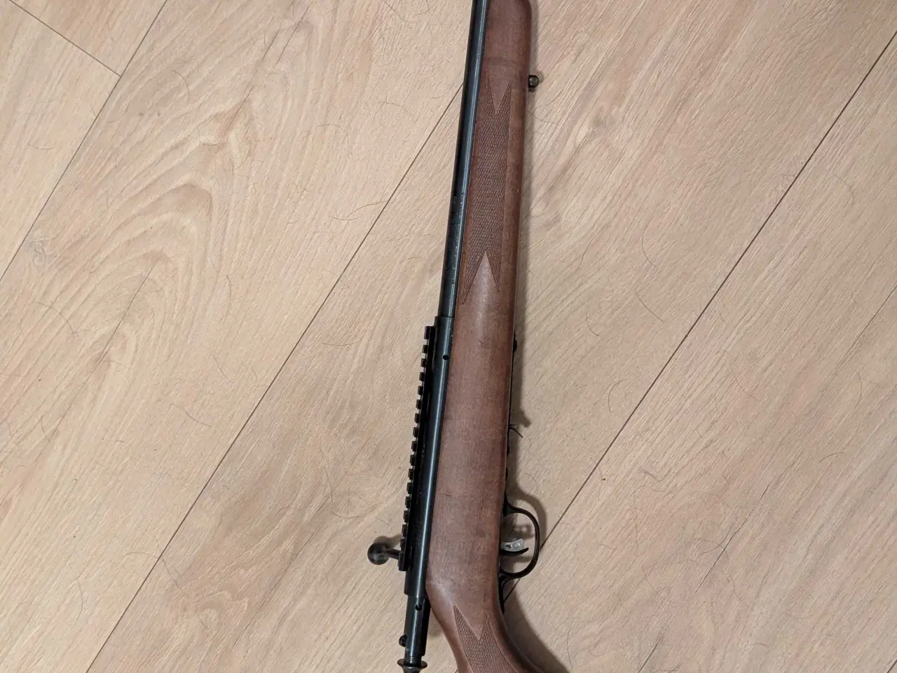 Billede 1 - Savage R93 17hmr links