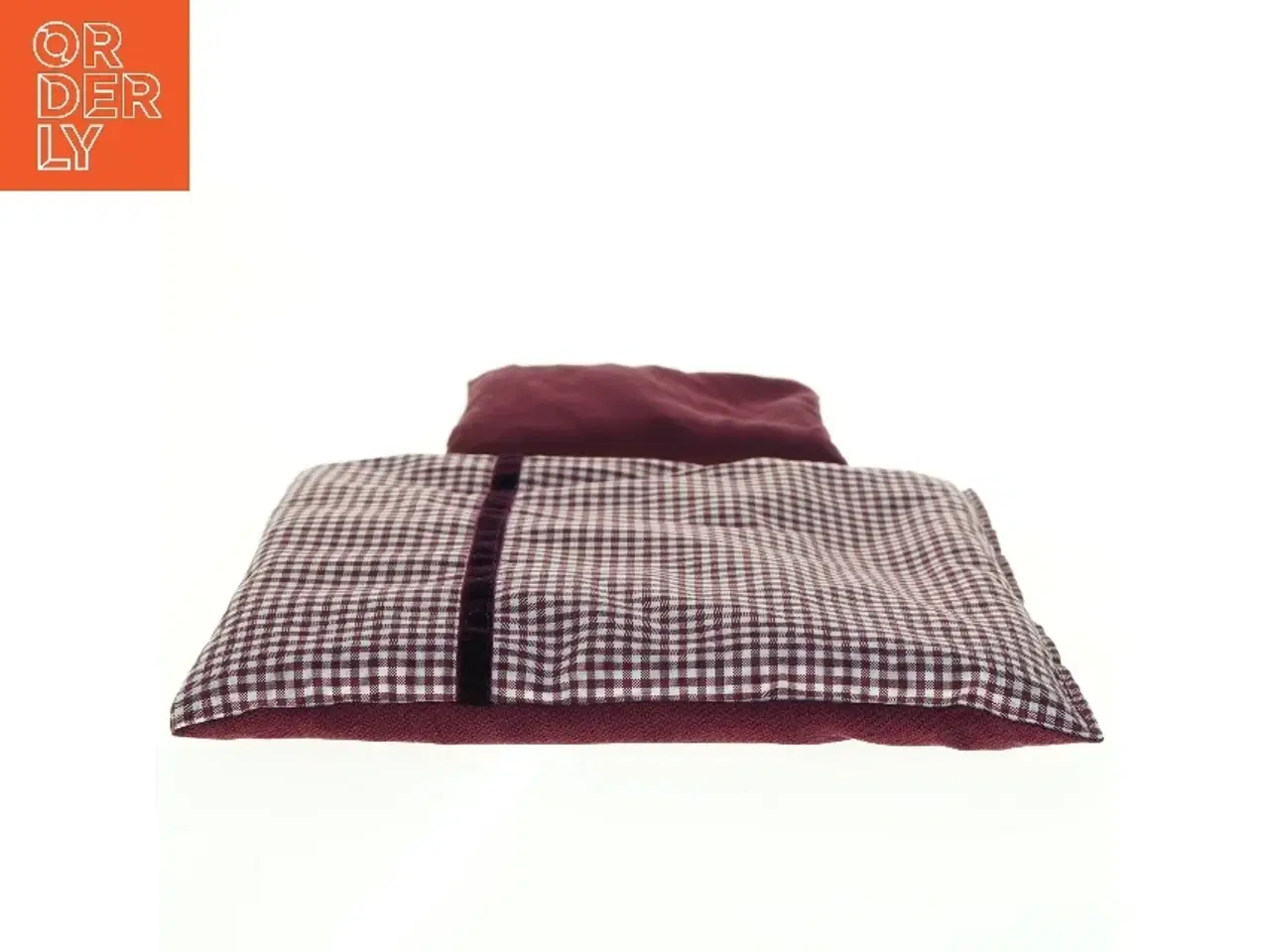 Billede 3 - Pude sæt i bordeaux og ternet mønster (str. 26 x. 21 cm. 15 x. 12 cm)